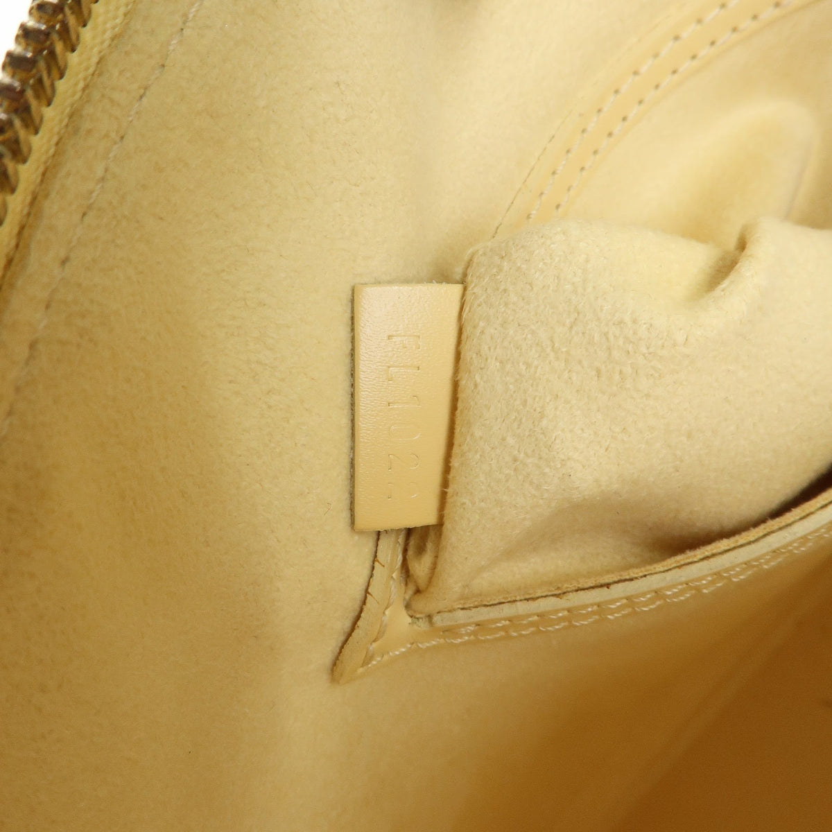 Louis Vuitton Alma Epi Leather Beige Leather Handbag (Pre-Owned)