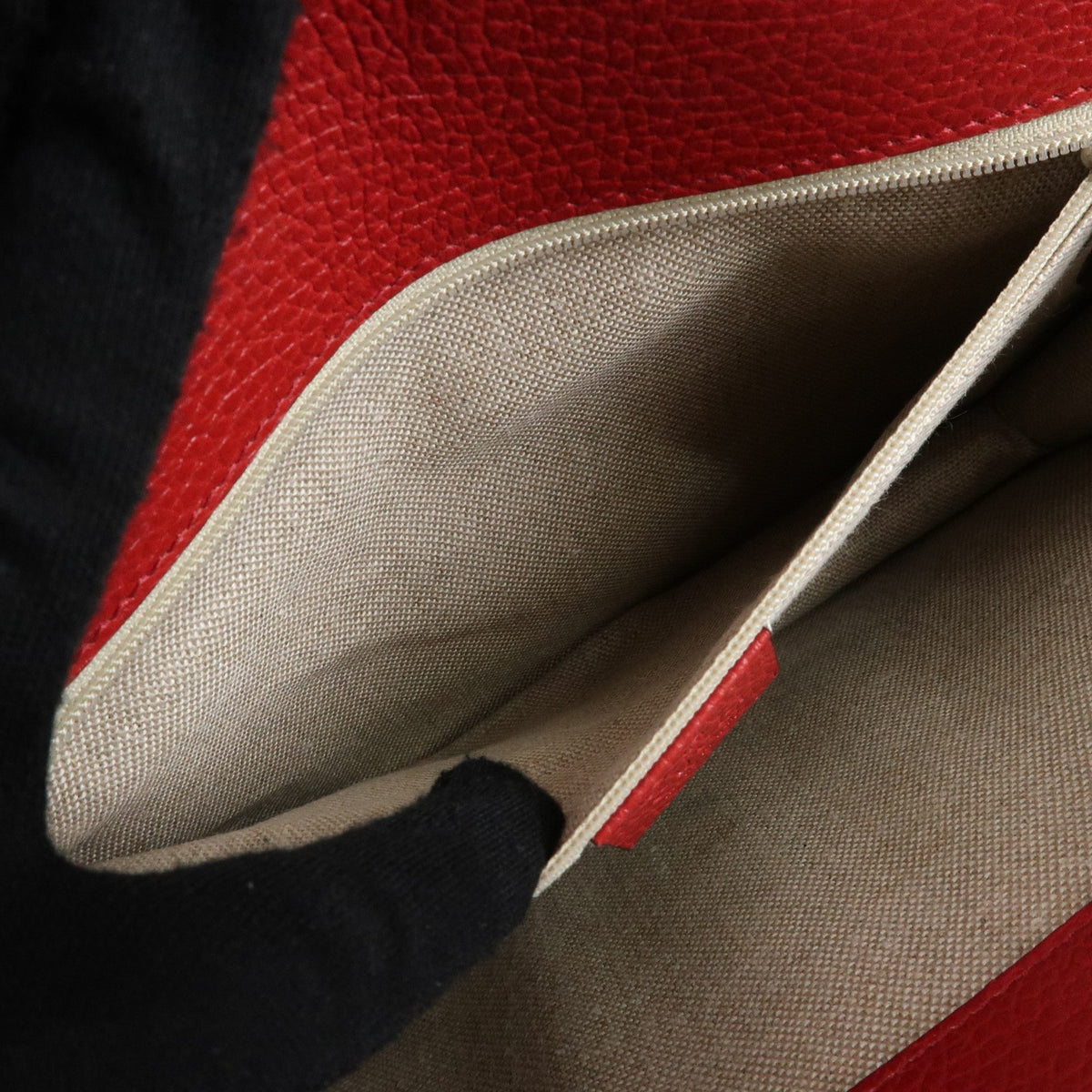Gucci Interlocking Leather Red Leather Shoulder Bag Bag (Pre-Owned)