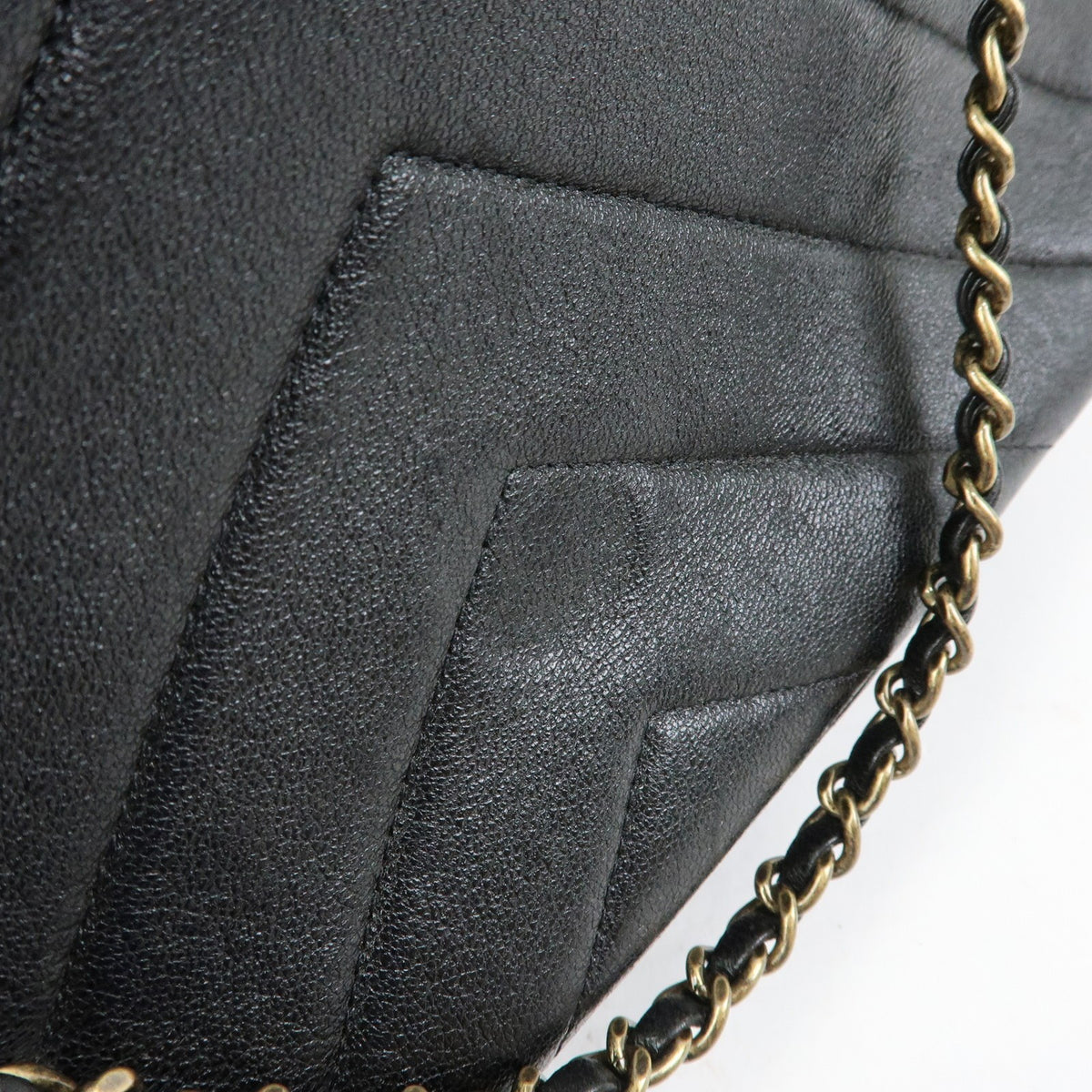 Chanel Camera Chevron Lambskin Black Leather Handbag (Pre-Owned)