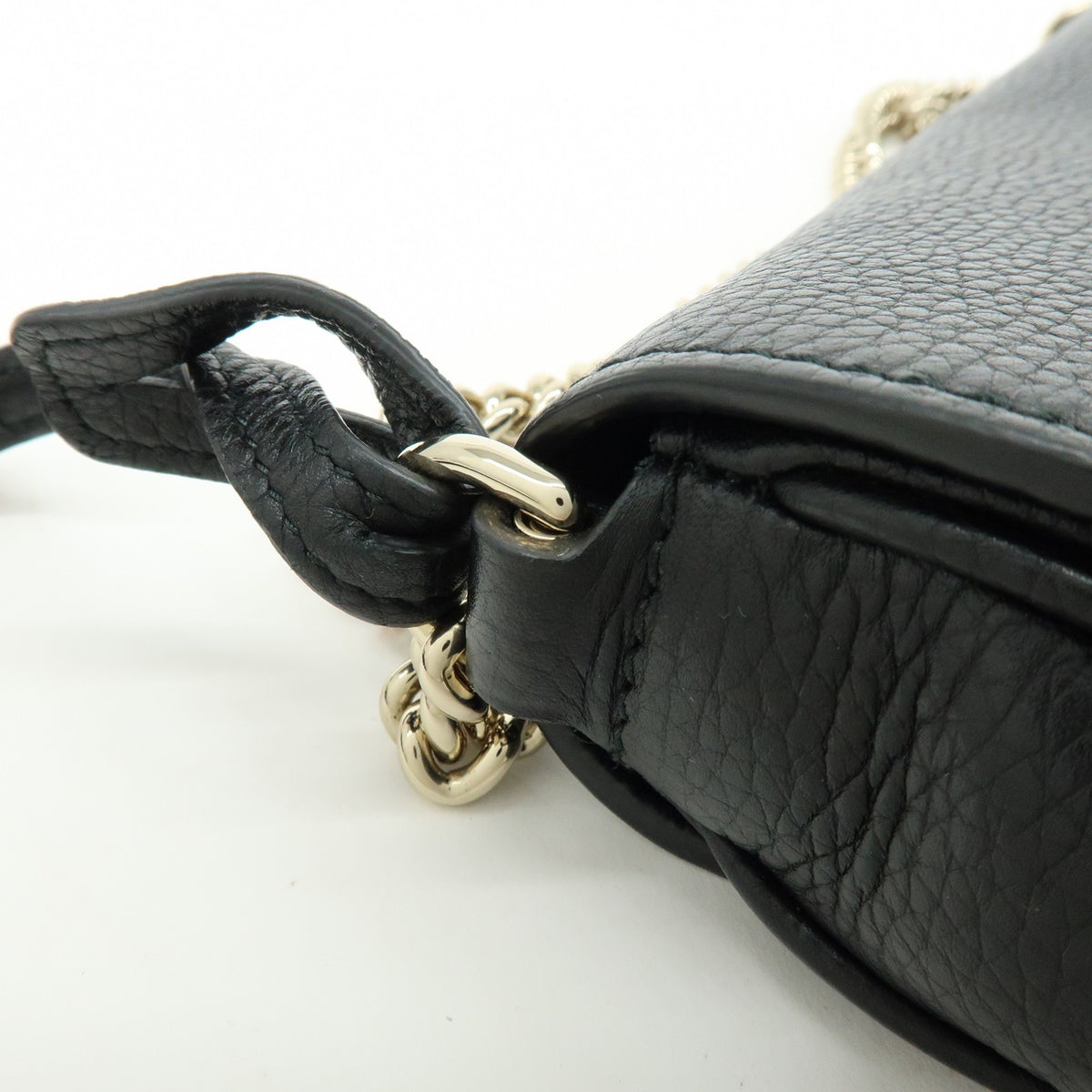 Gucci Soho Chain Leather Black Calfskin Crossbody Bag Bag (Pre-Owned)