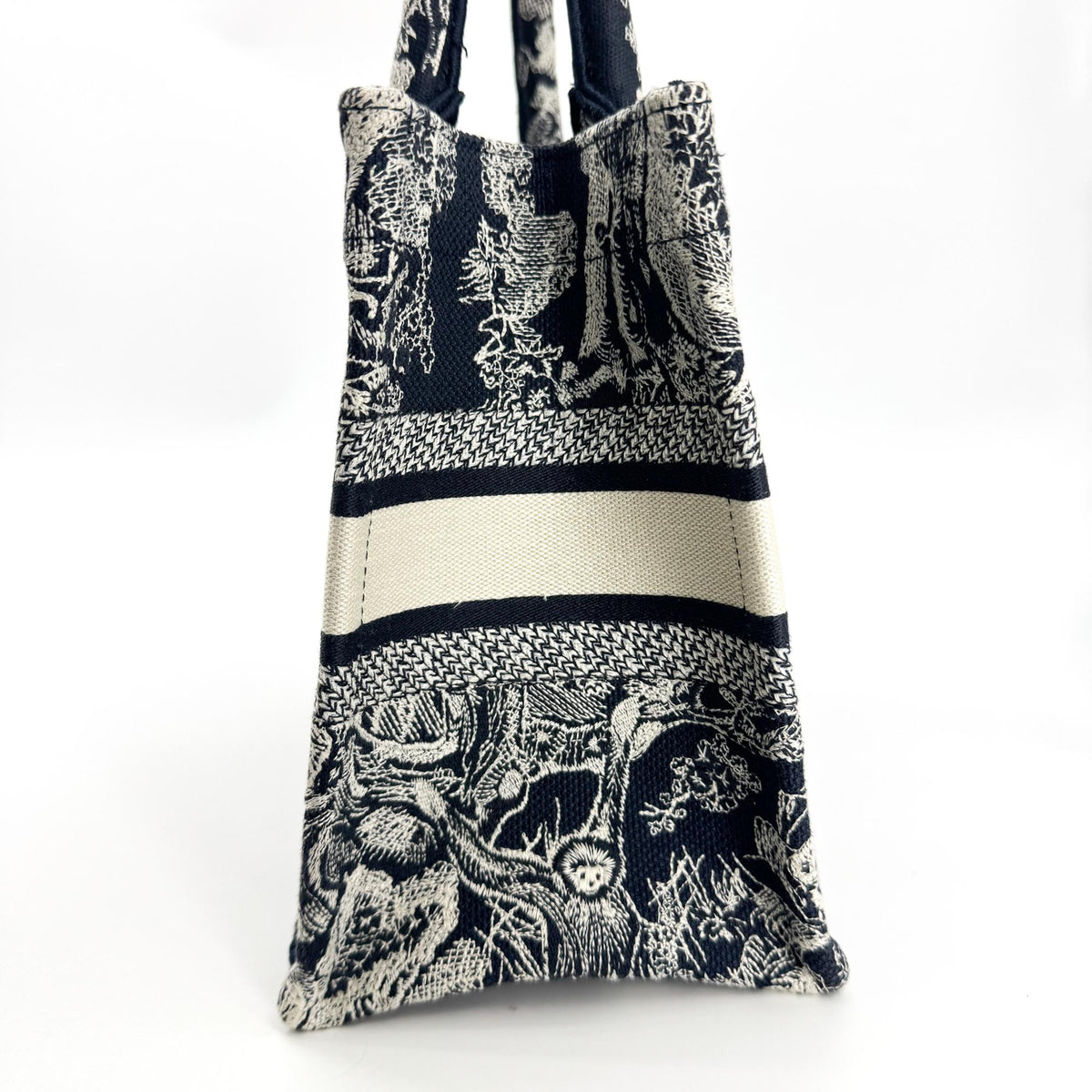 Christian Dior Book Embroidered Canvas Navy Canvas Tote Bag Bag (Pre-Owned)
