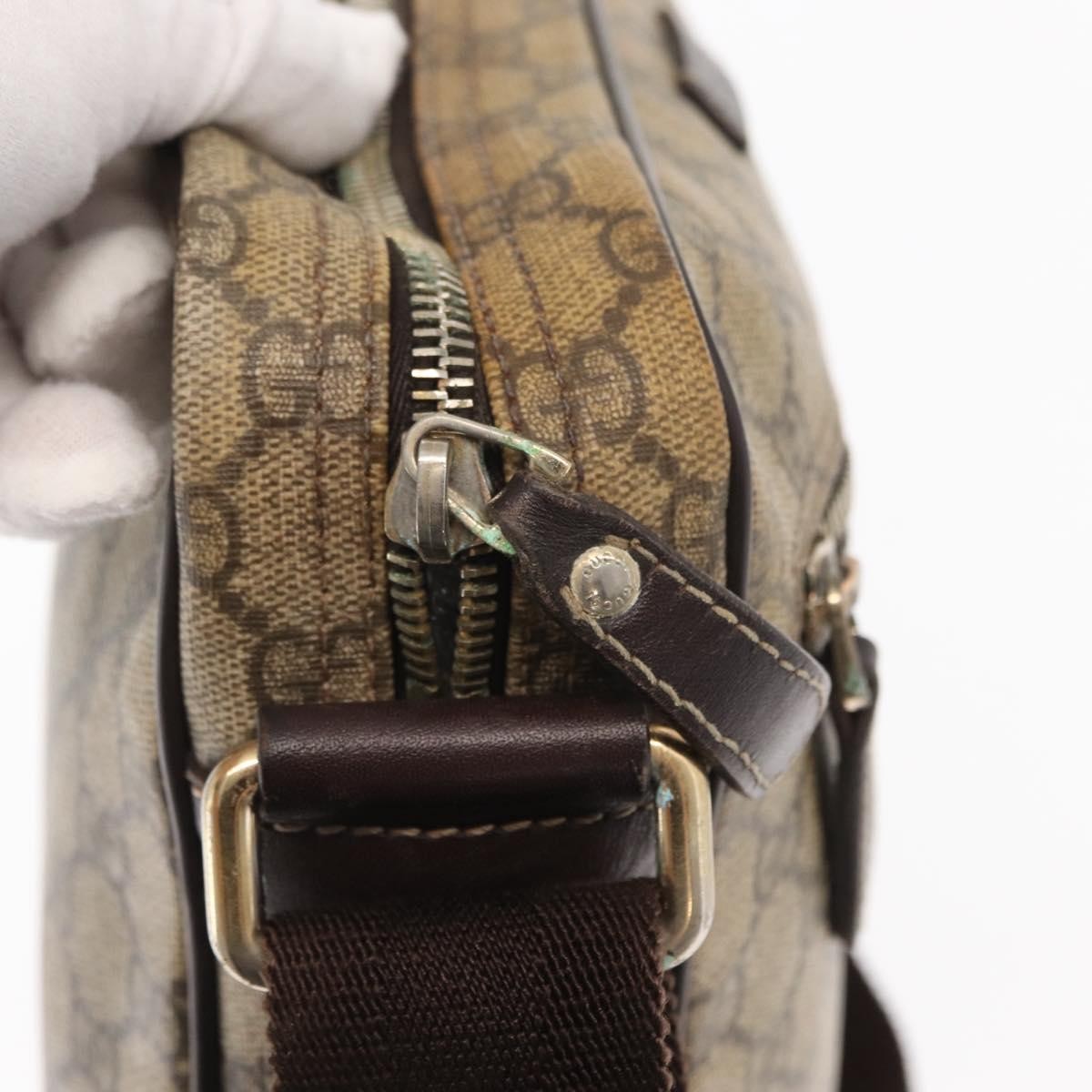Gucci Front Zip Messenger Gg Coated Canvas Beige Canvas Shoulder Bag Bag (Pre-Owned)