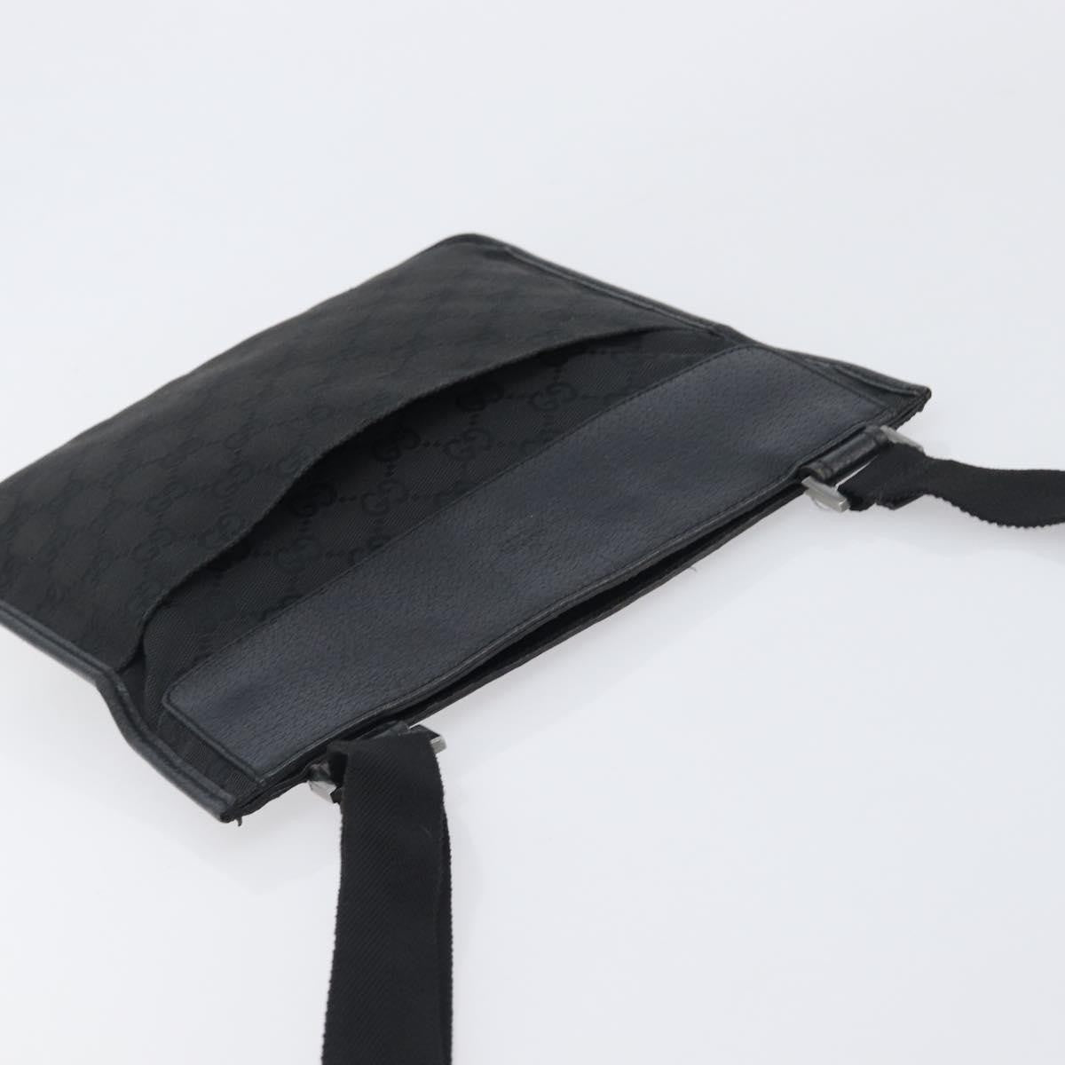 Gucci Vintage Flat Messenger Gg Canvas And Leather Black Canvas Handbag (Pre-Owned)