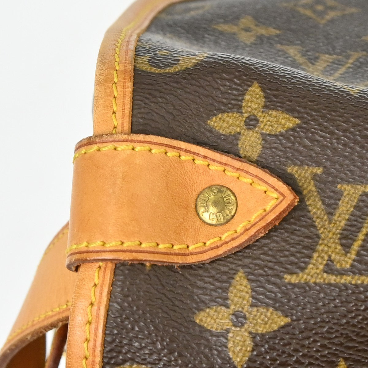 Louis Vuitton Saumur Monogram Brown Canvas Shoulder Bag Bag (Pre-Owned)