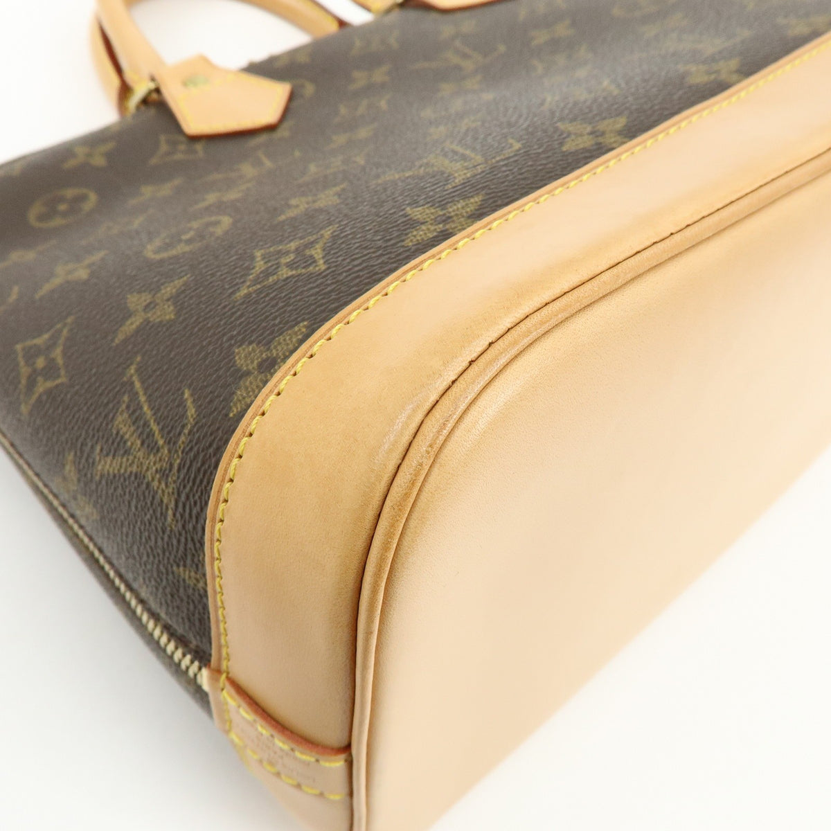 Louis Vuitton Alma Monogram Canvas Brown Canvas Handbag (Pre-Owned)