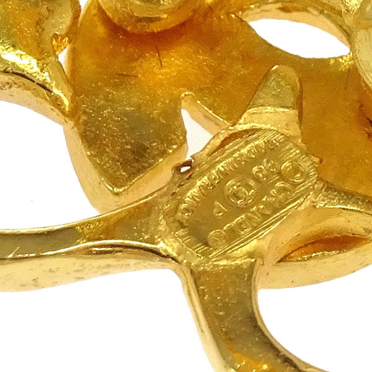 Chanel Vintage Cc Flower Clip-On Metal Gold Gold_Plated Earrings Jewelry (Pre-Owned)