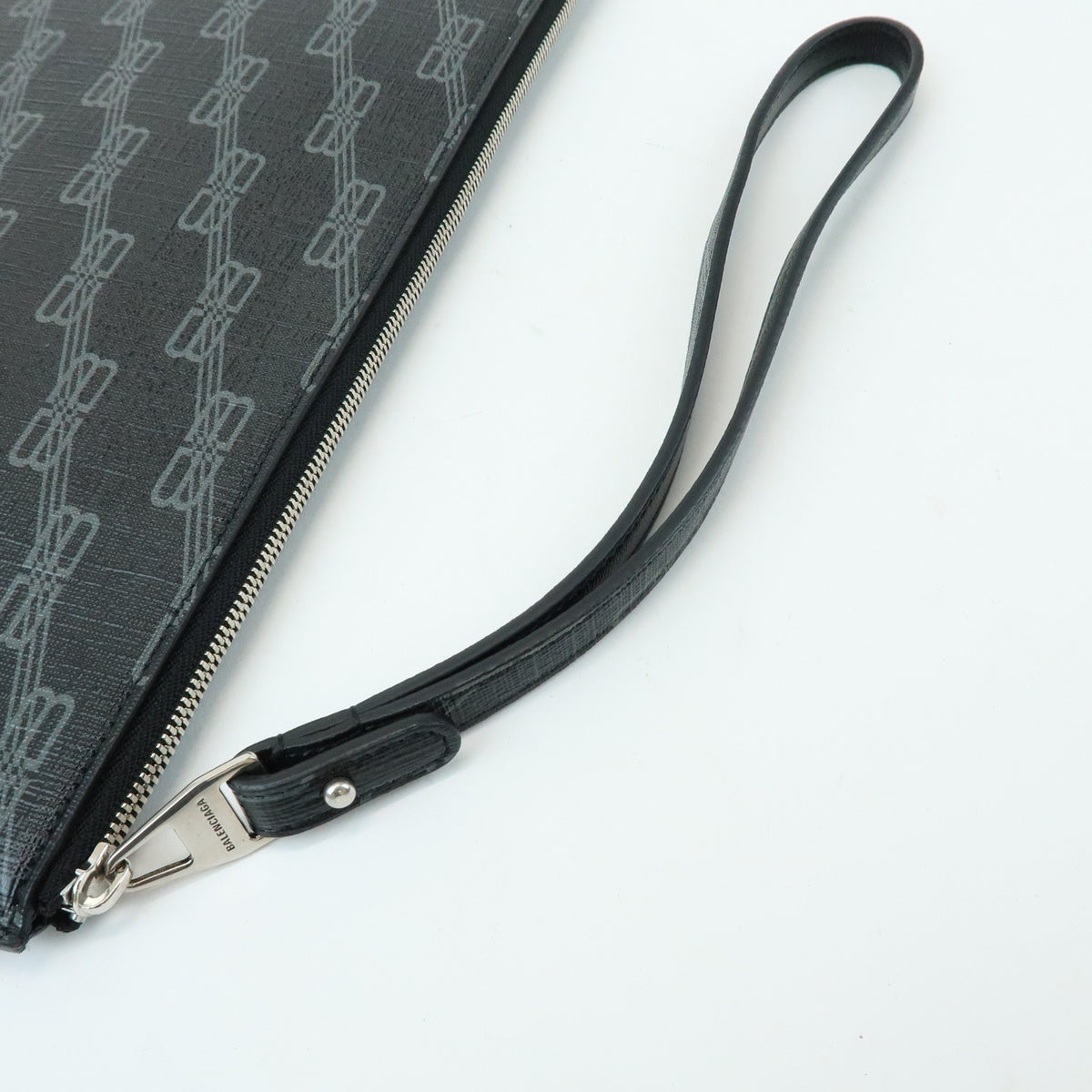 Balenciaga Signature Pouch Monogram Pvc Leather Black Canvas Clutche & Pouche Bag (Pre-Owned)