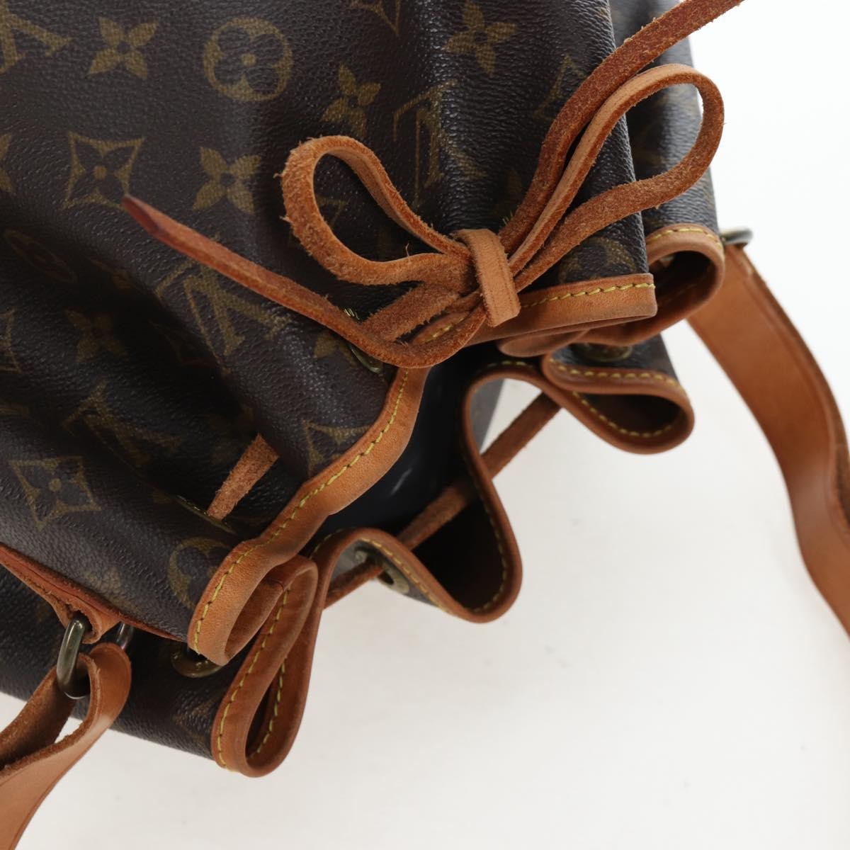 Louis Vuitton Noé Canvas Brown Canvas Shoulder Bag Bag (Pre-Owned)
