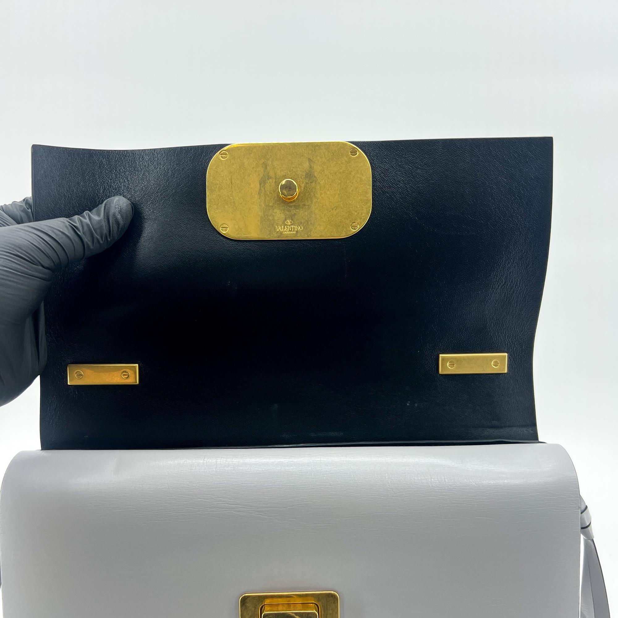 Valentino Garavani Vring Shoulder Bag Leather Multicolour Leather Shoulder Bag Bag (Pre-Owned)