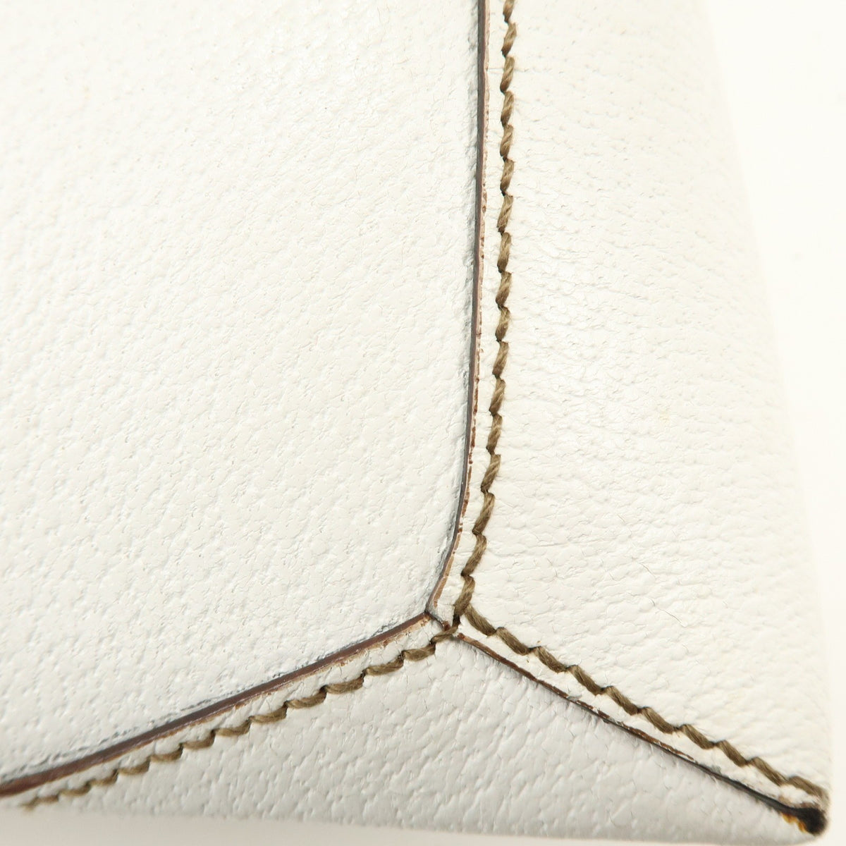 Salvatore Ferragamo Shoulder Bag Leather White Leather Shoulder Bag Bag (Pre-Owned)