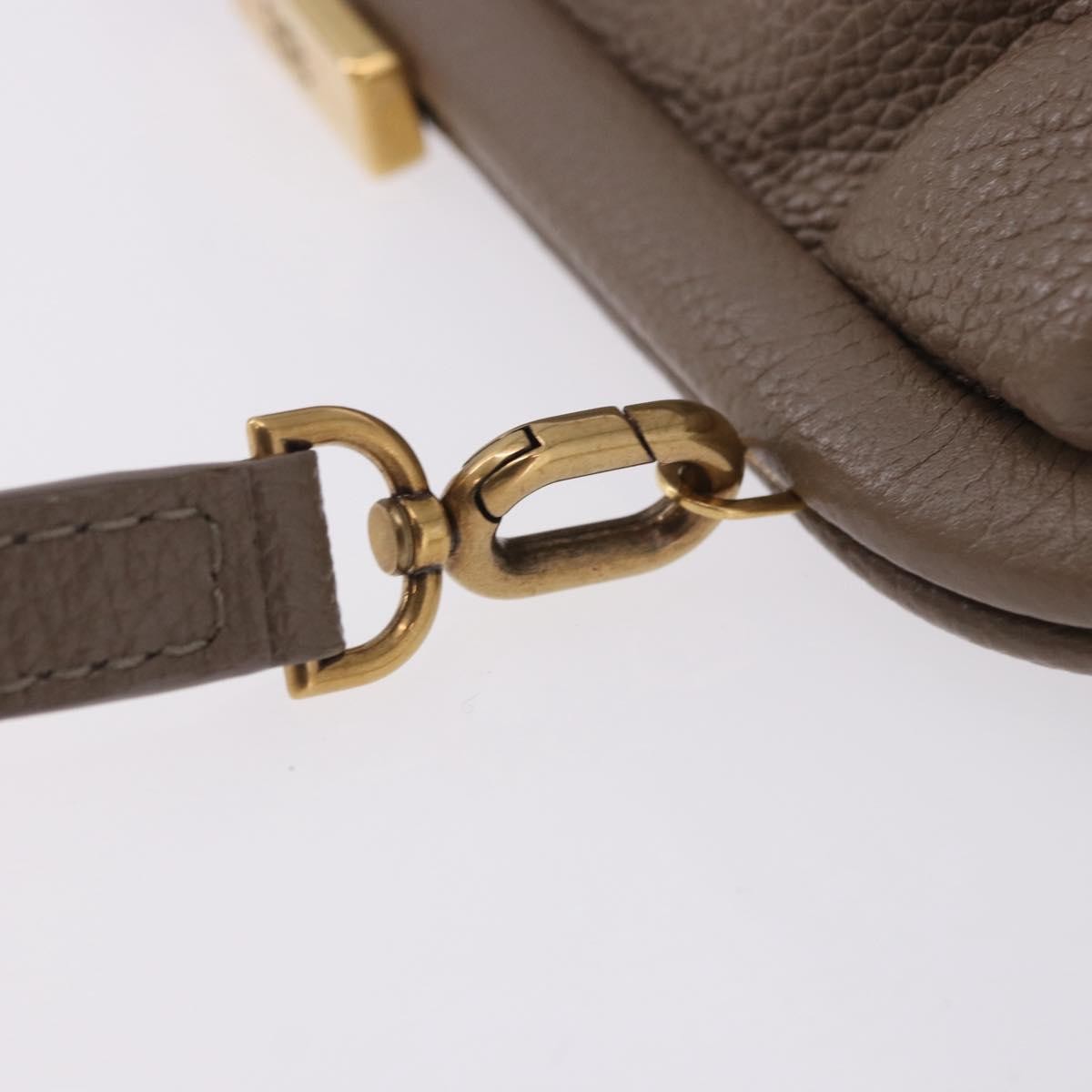 Balenciaga Cloud Clutch Leather Beige Leather Clutche & Pouche Bag (Pre-Owned)