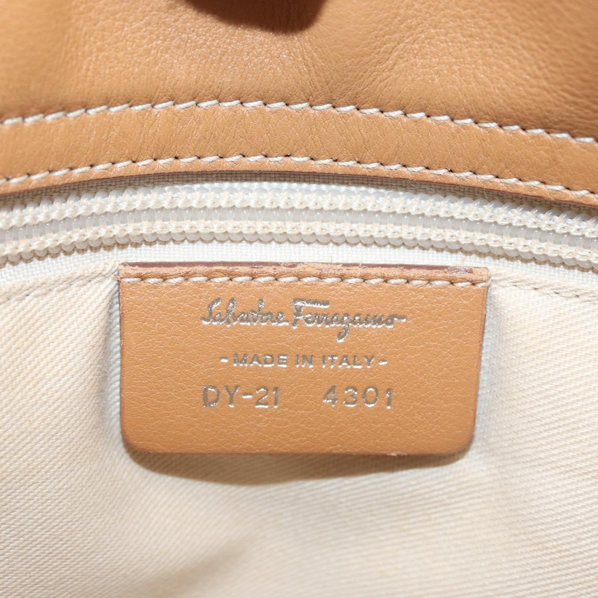 Salvatore Ferragamo Vintage Leather Beige Leather Handbag (Pre-Owned)