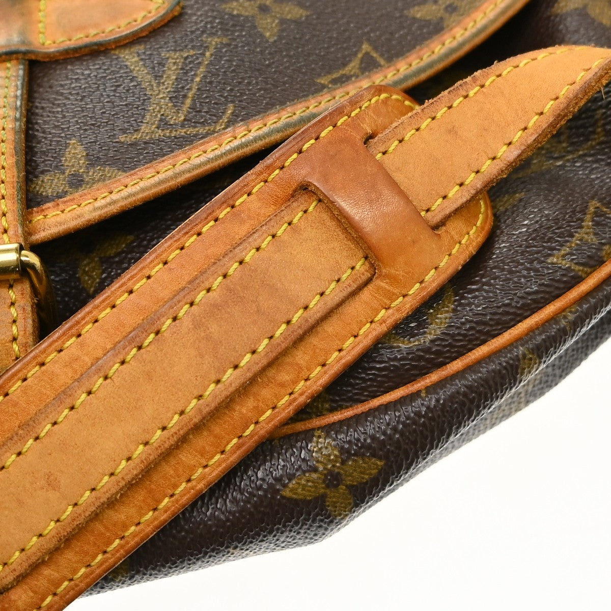 Louis Vuitton Saumur Monogram Brown Canvas Shoulder Bag Bag (Pre-Owned)