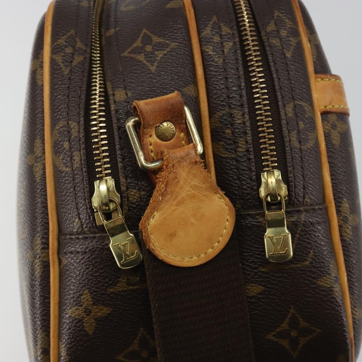 Louis Vuitton Reporter Monogram Canvas Brown Canvas Handbag (Pre-Owned)