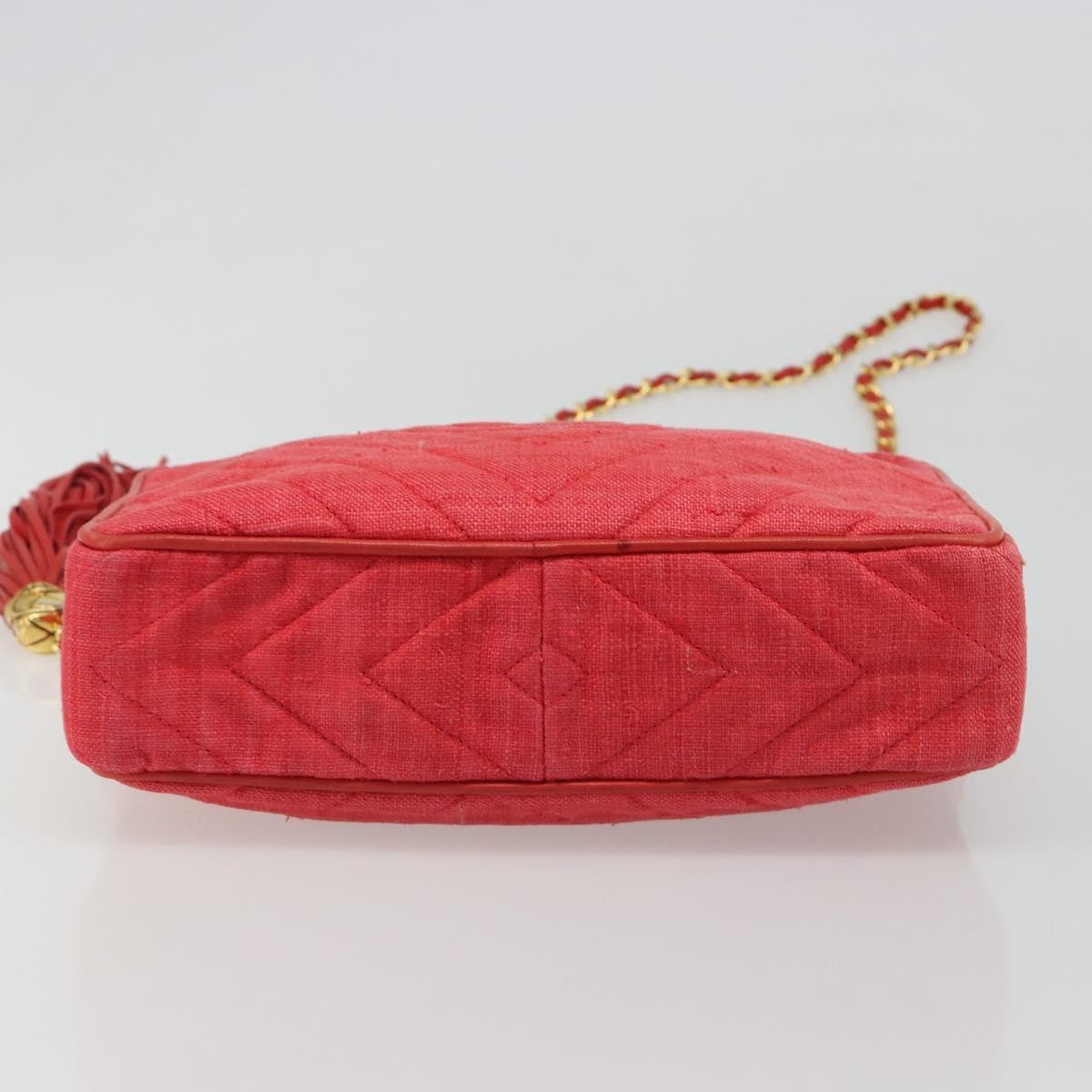 Chanel Vintage Diamond Cc Camera Chevron Canvas Red Canvas Handbag (Pre-Owned)