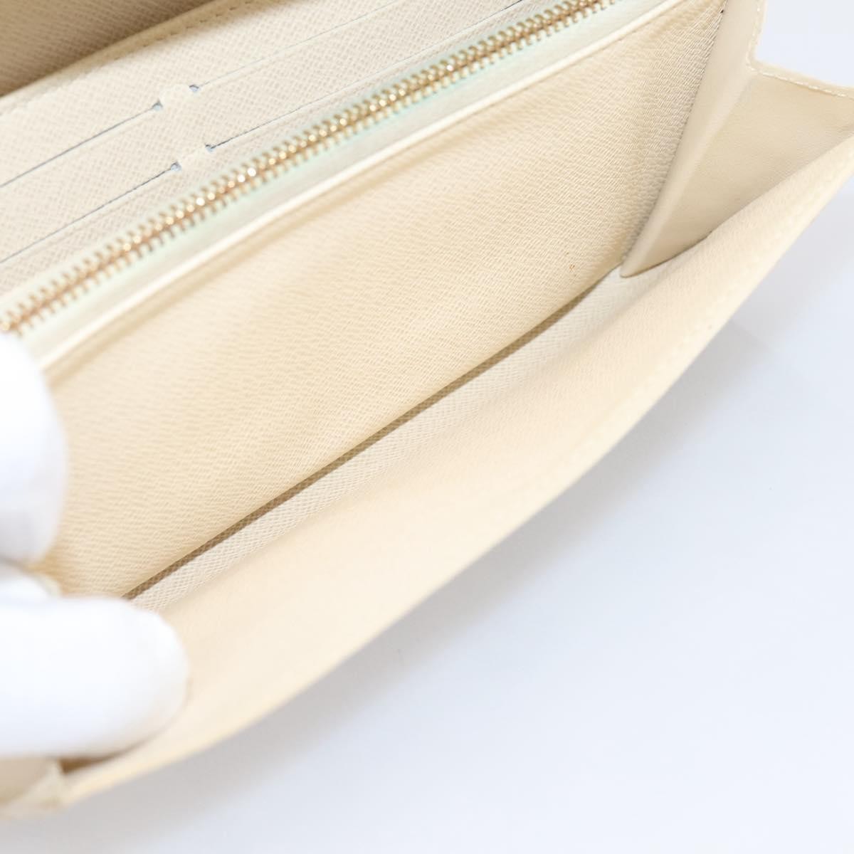 Louis Vuitton Sarah Damier White Canvas Wallets Accessory (Pre-Owned)