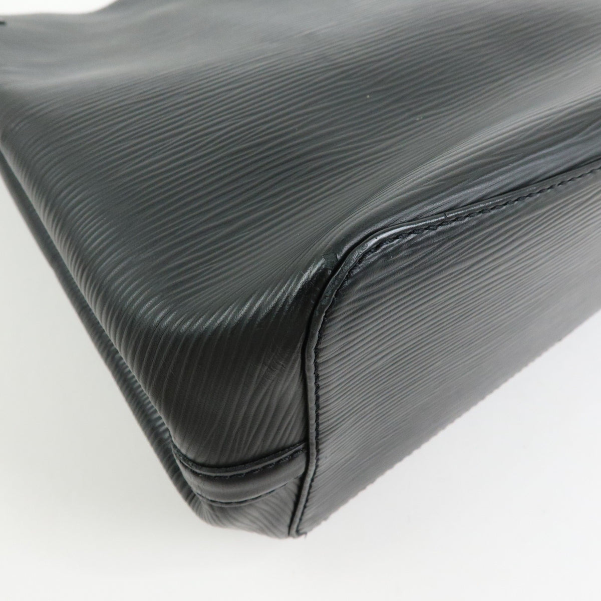 Louis Vuitton Mandara Epi Leather Black Leather Shoulder Bag Bag (Pre-Owned)