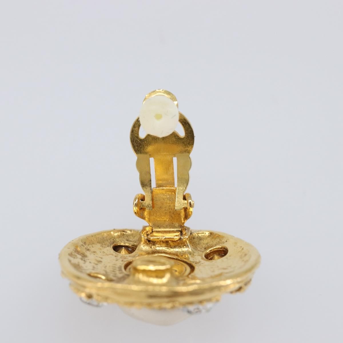 Chanel Vintage Round Clip-On Metal With Faux Pearl Gold Metal Earrings Jewelry (Pre-Owned)