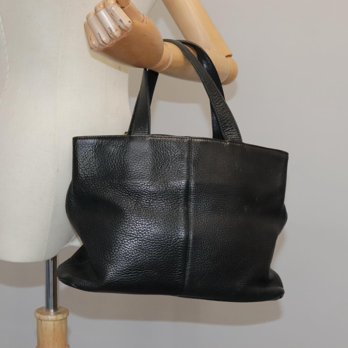 Burberry Handbag Leather Black Leather Handbag (Pre-Owned)