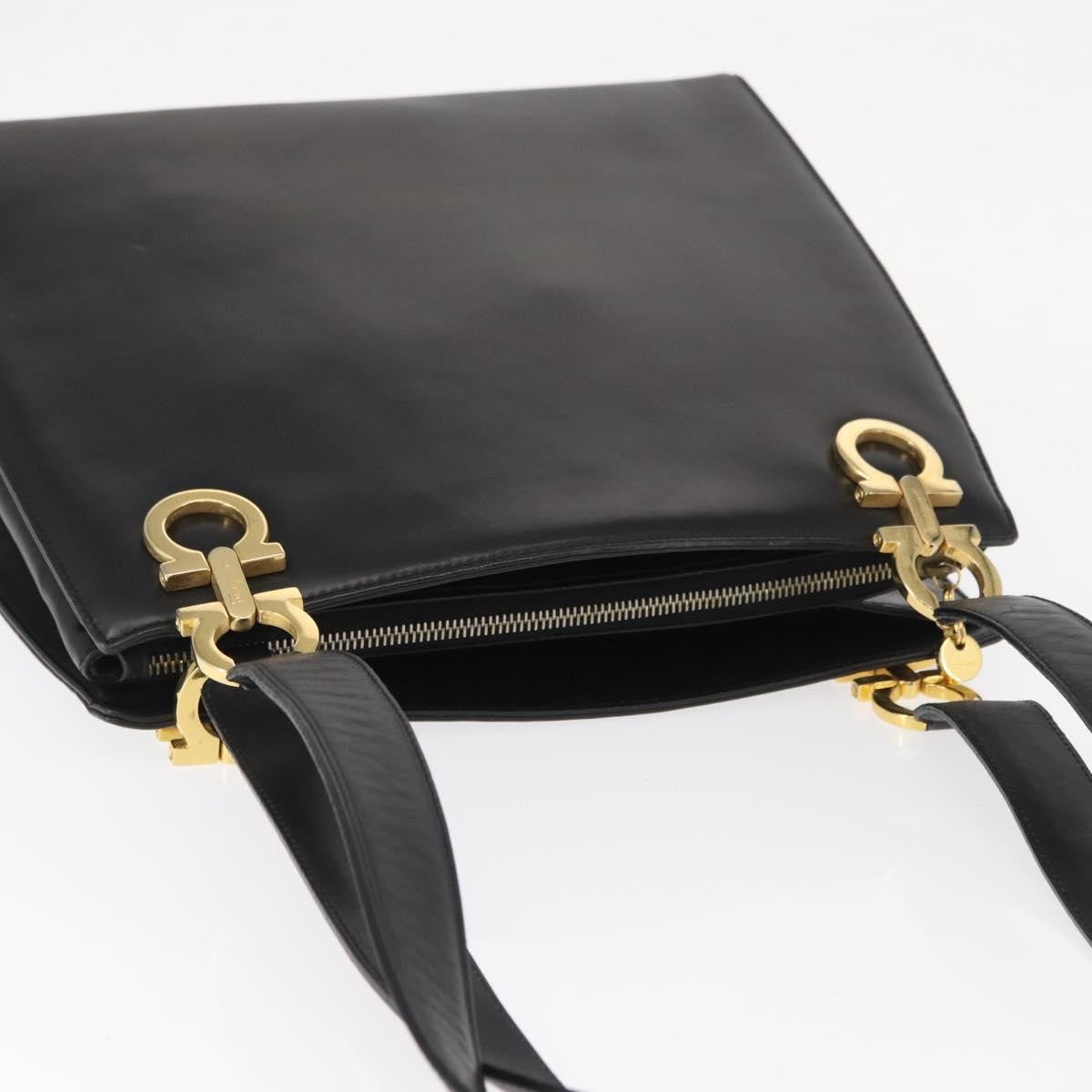 Salvatore Ferragamo Gancini Leather Black Leather Shoulder Bag Bag (Pre-Owned)