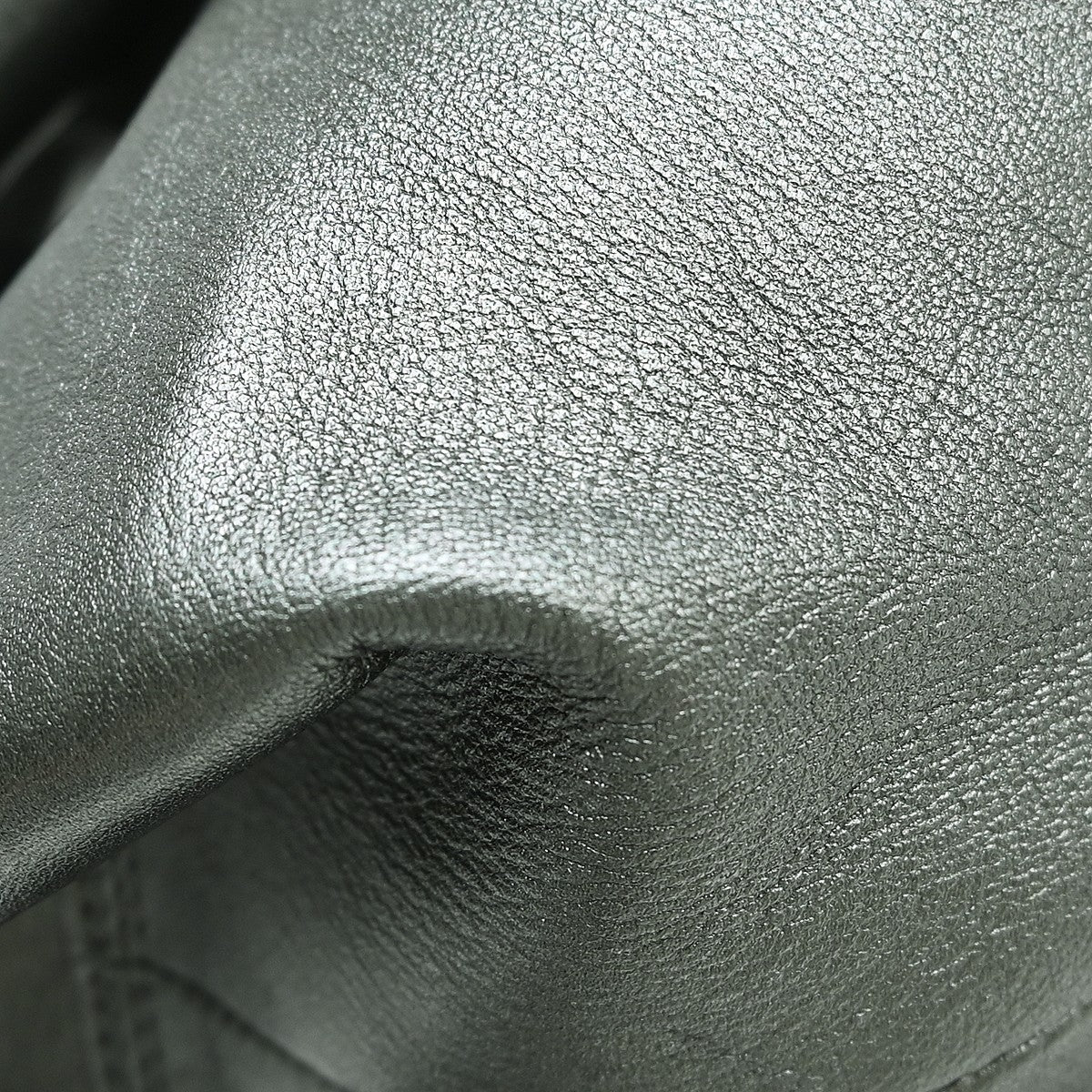 Loewe Aire Hobo Leather Gray Leather Handbag (Pre-Owned)
