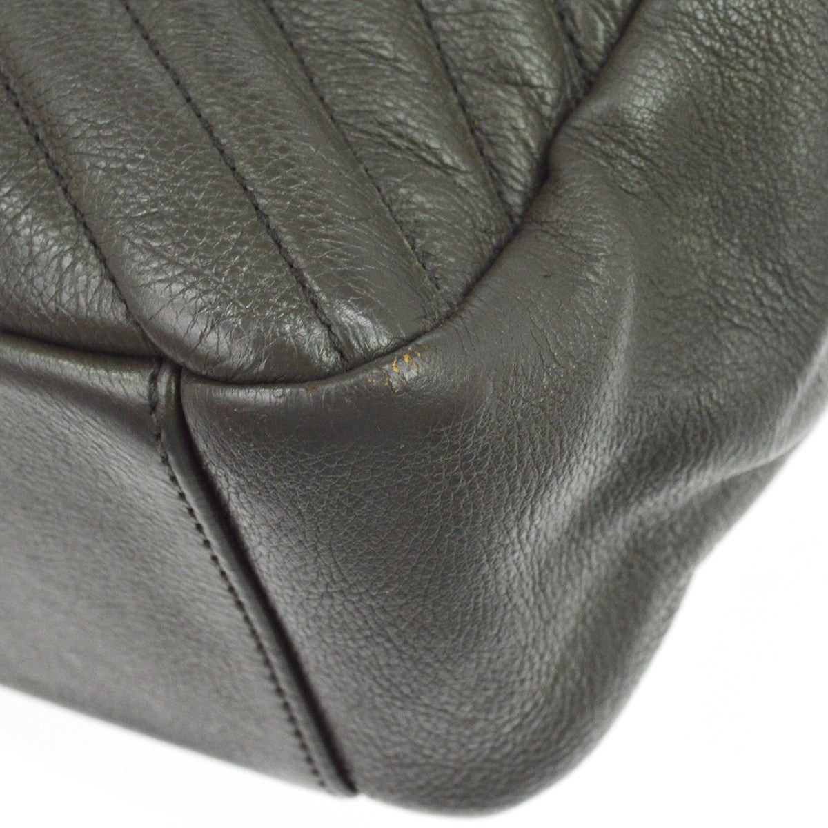Saint Laurent Classic Monogram College Matelasse Chevron Leather Gray Leather Handbag (Pre-Owned)