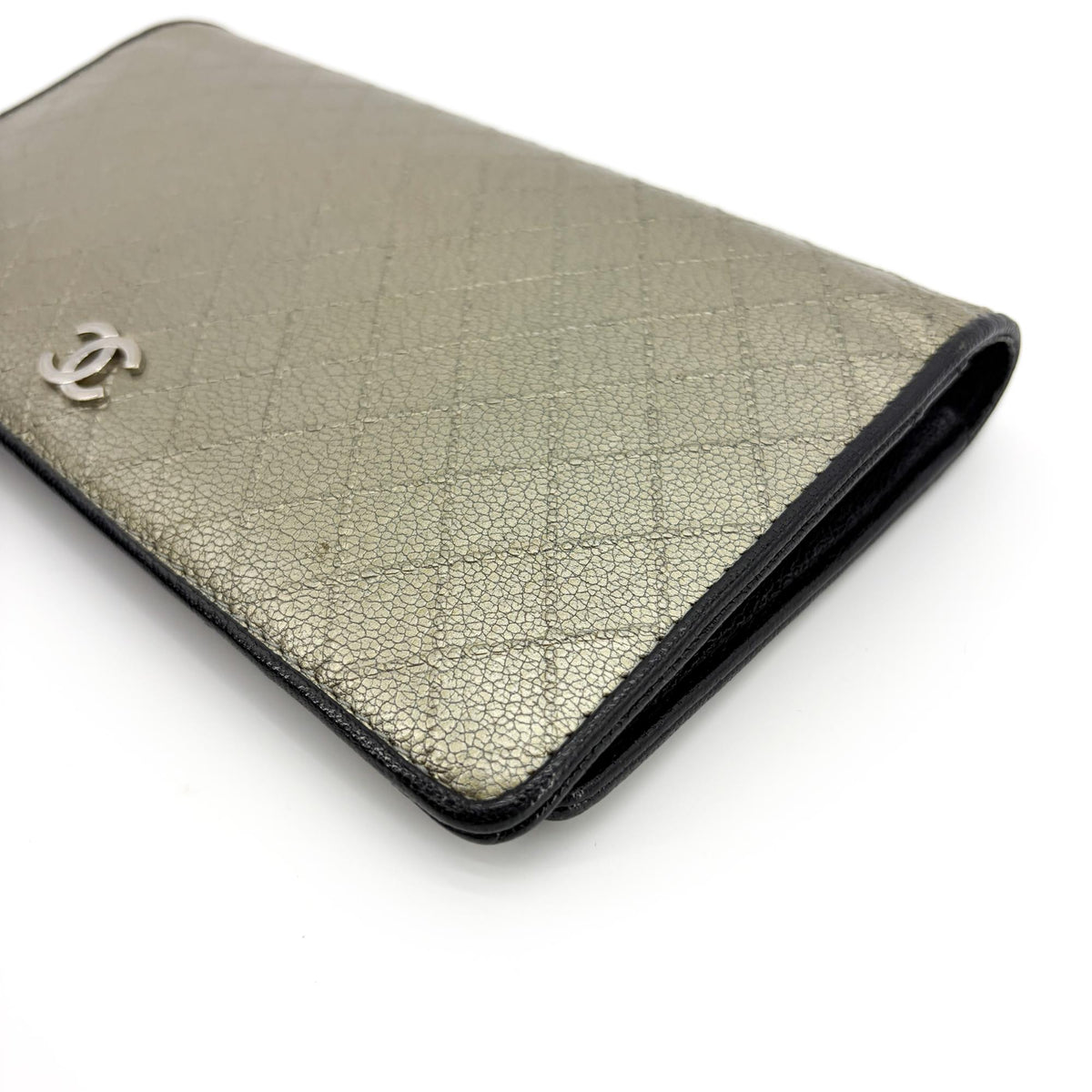 Chanel 19 Flap Quilted Lambskin Gold Calfskin Wallets Accessory (Pre-Owned)