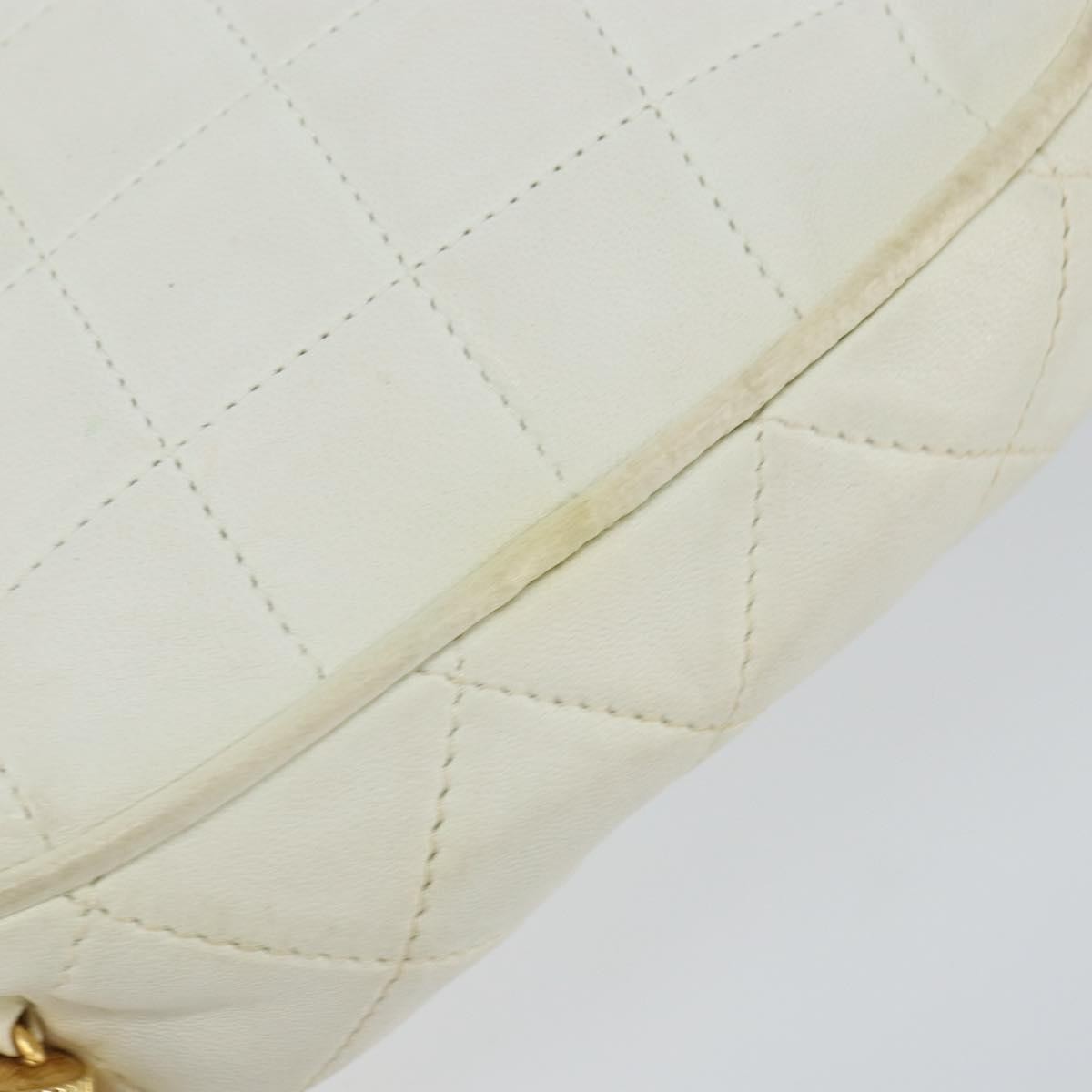 Chanel Vintage Diamond Tassel Quilted Lambskin White Leather Crossbody Bag Bag (Pre-Owned)