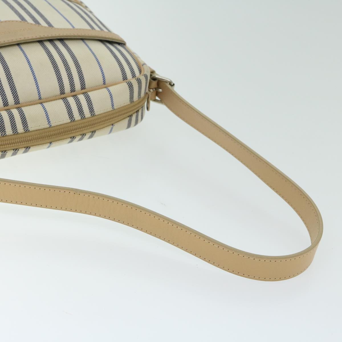 Burberry Nova Check Canvas Beige Canvas Shoulder Bag Bag (Pre-Owned)