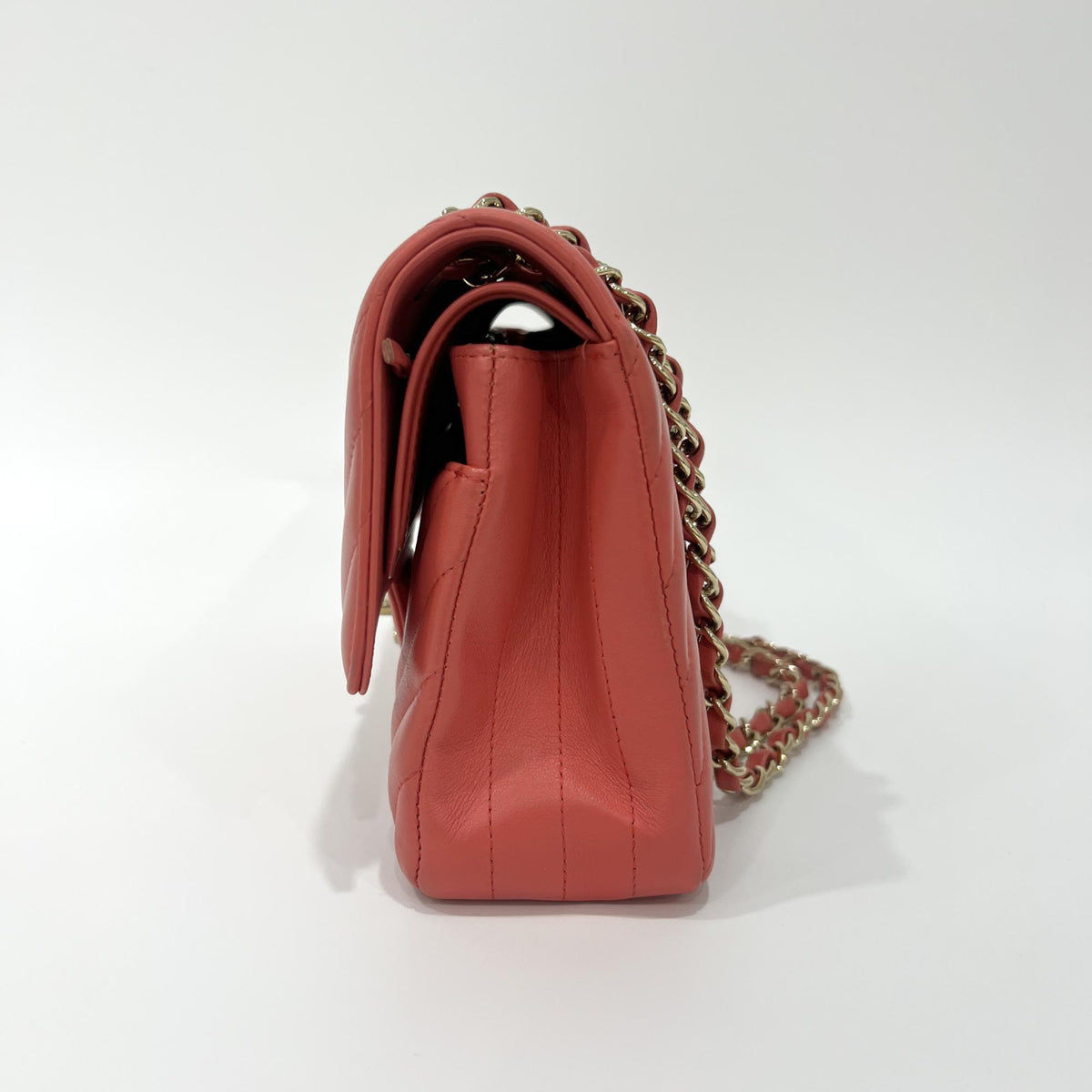 Chanel Classic Double Flap Chevron Lambskin Red Leather Handbag (Pre-Owned)