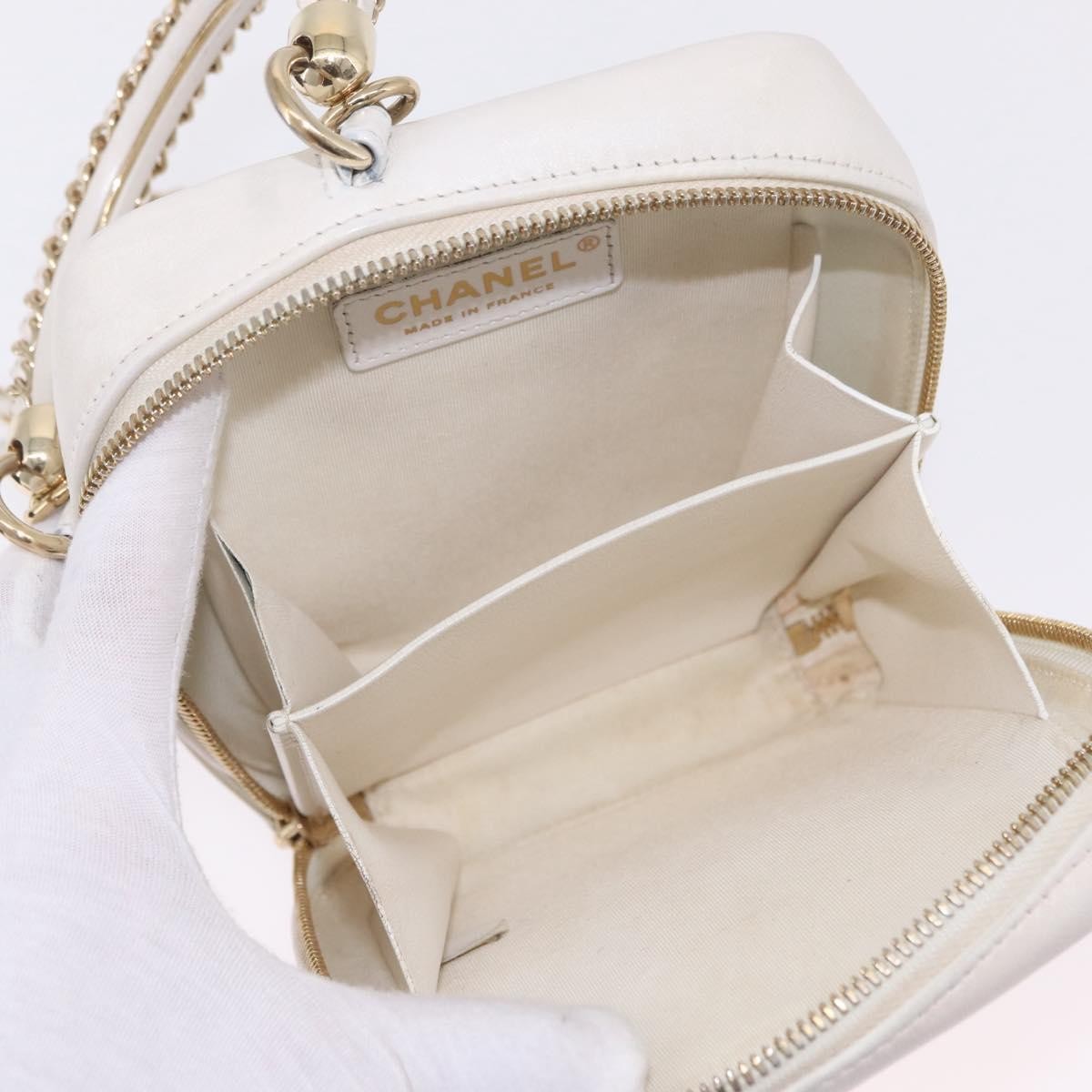 Chanel Zip Around Phone Case With Chain Quilted Lambskin White Leather Crossbody Bag Bag (Pre-Owned)