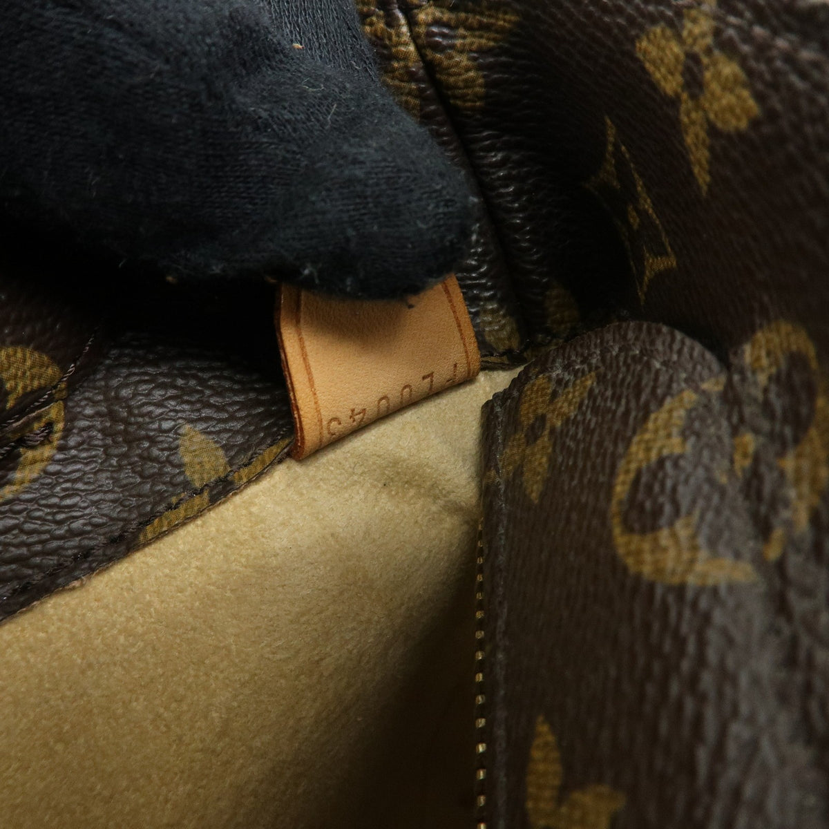 Louis Vuitton Luco Monogram Canvas Brown Canvas Handbag (Pre-Owned)