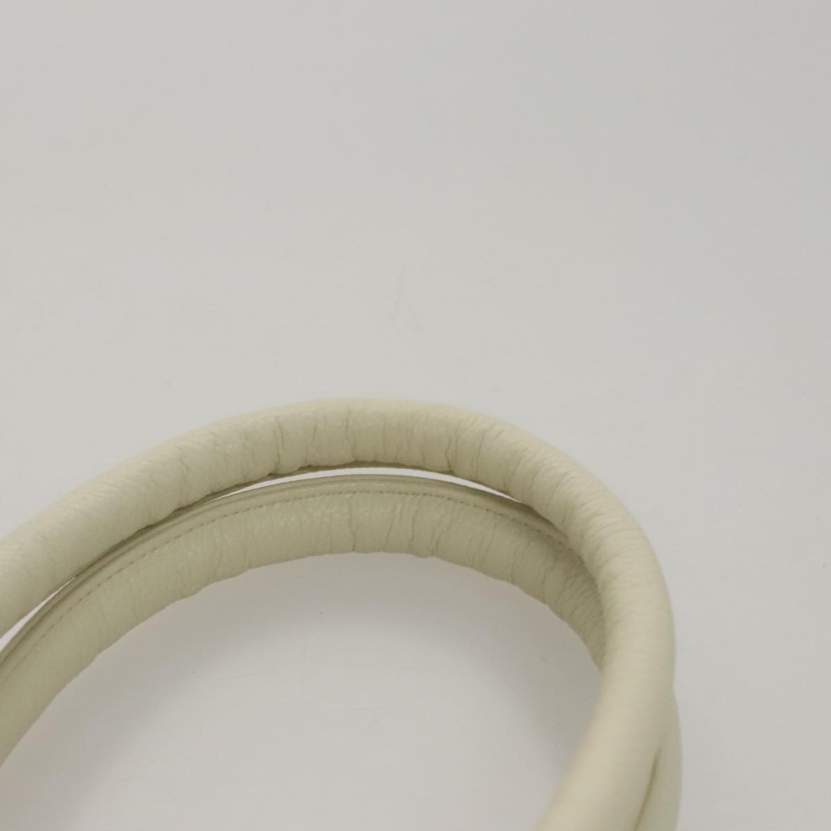 Saint Laurent Vintage Leather White Leather Handbag (Pre-Owned)