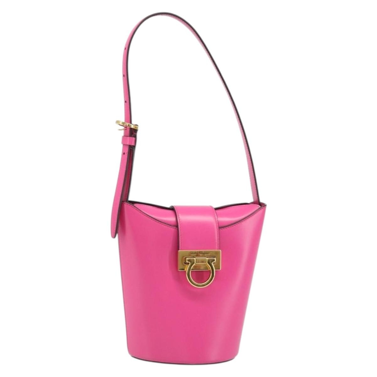 Salvatore Ferragamo Trifolio Leather Pink Leather Shoulder Bag Bag (Pre-Owned)
