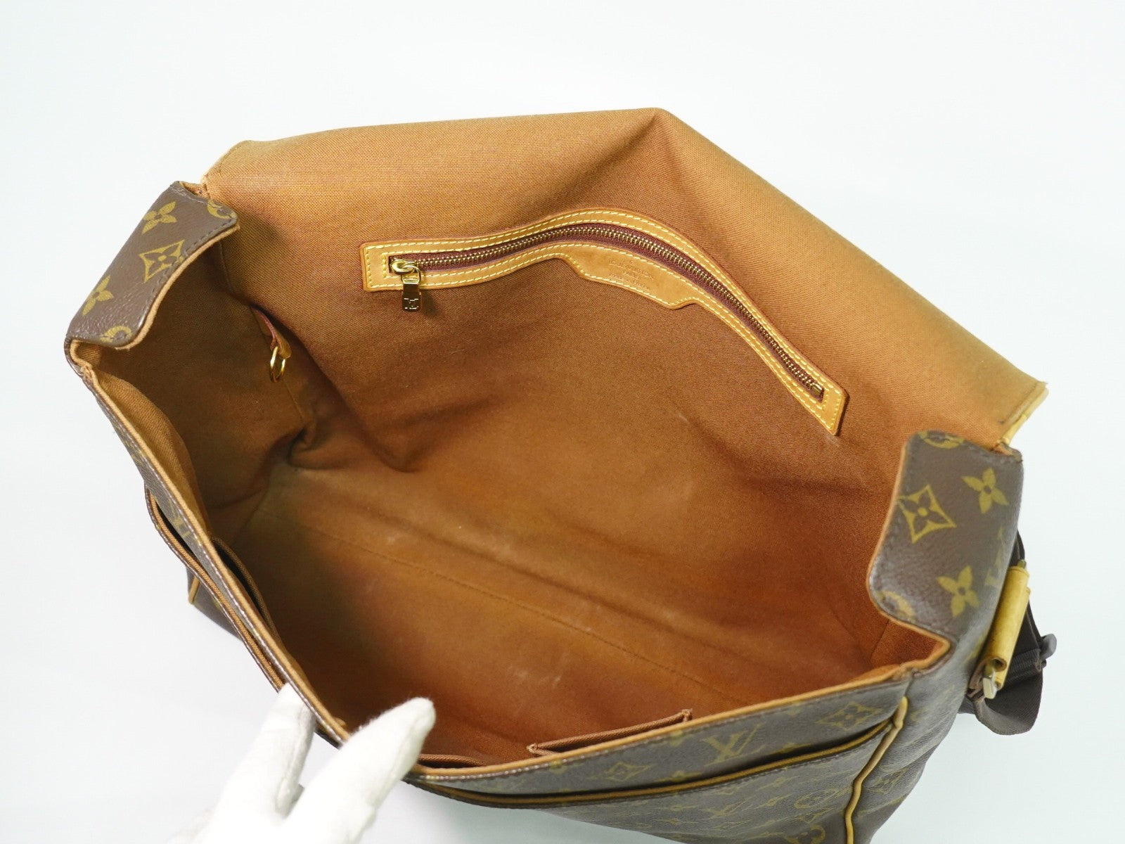 Louis Vuitton Abbesses Messenger Monogram Canvas Brown Canvas Shoulder Bag Bag (Pre-Owned)