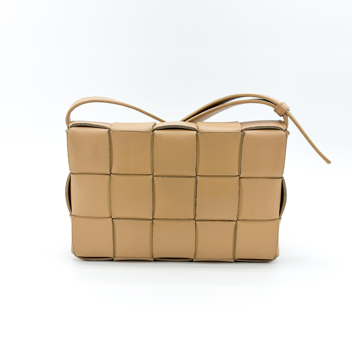 Bottega Veneta Cassette Maxi Intrecciato Leather Beige Leather Crossbody Bag Bag (Pre-Owned)