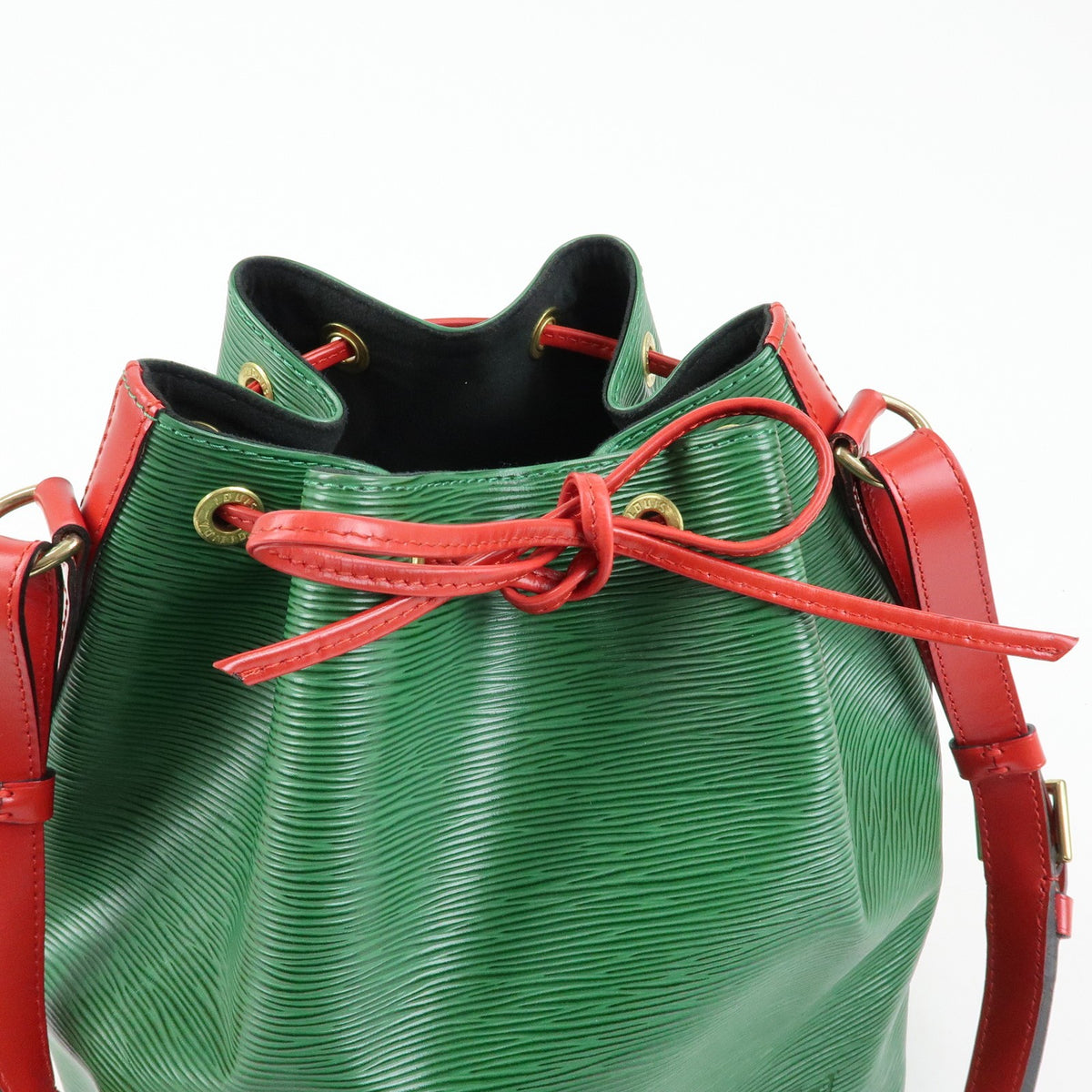 Louis Vuitton Bicolor Petit Noe Epi Leather Green Leather Handbag (Pre-Owned)