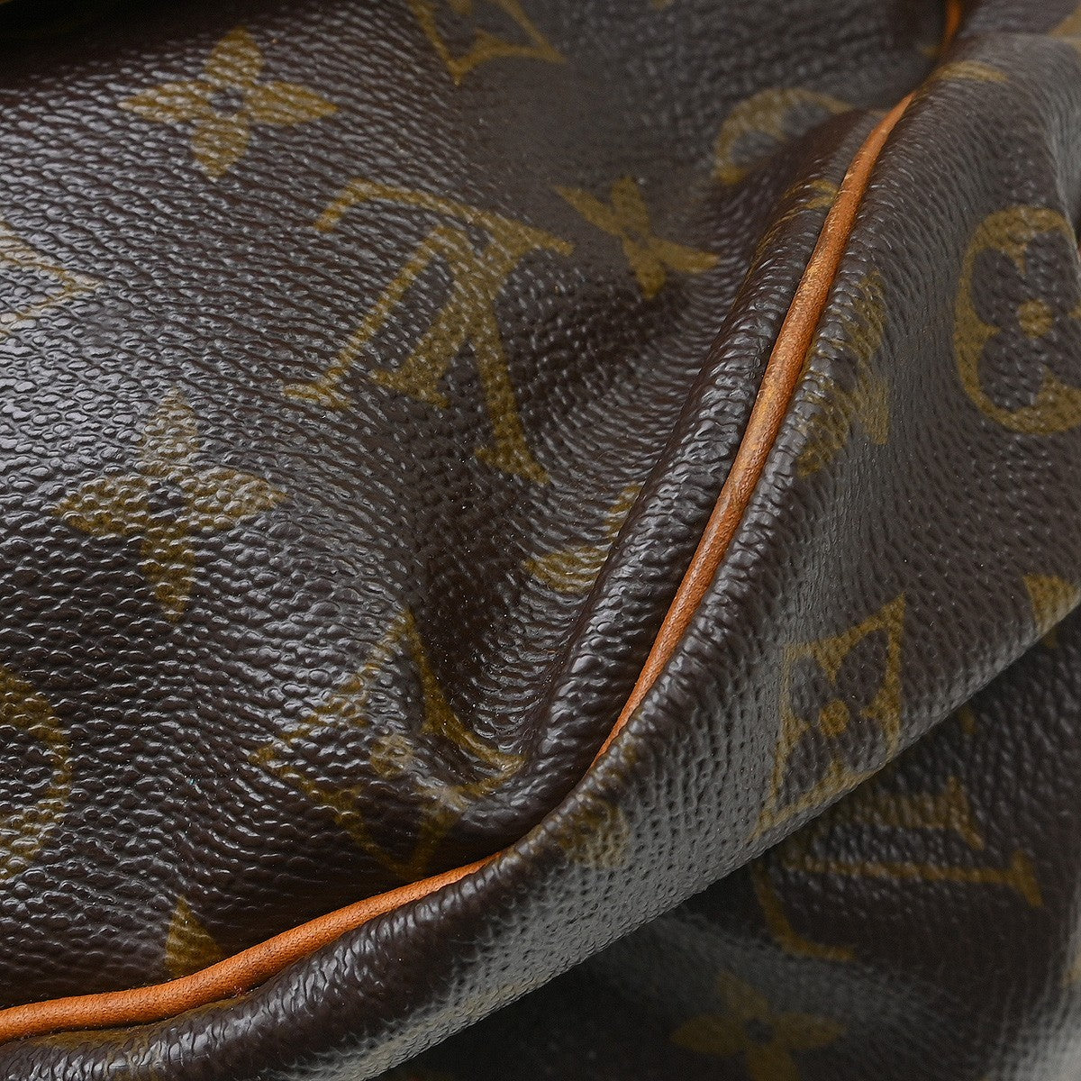 Louis Vuitton Saumur Monogram Canvas Brown Canvas Handbag (Pre-Owned)
