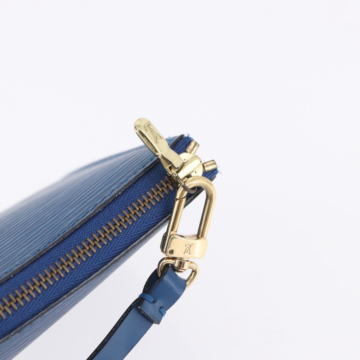 Louis Vuitton Pochette Accessoires Epi Blue Leather Clutche & Pouche Bag (Pre-Owned)