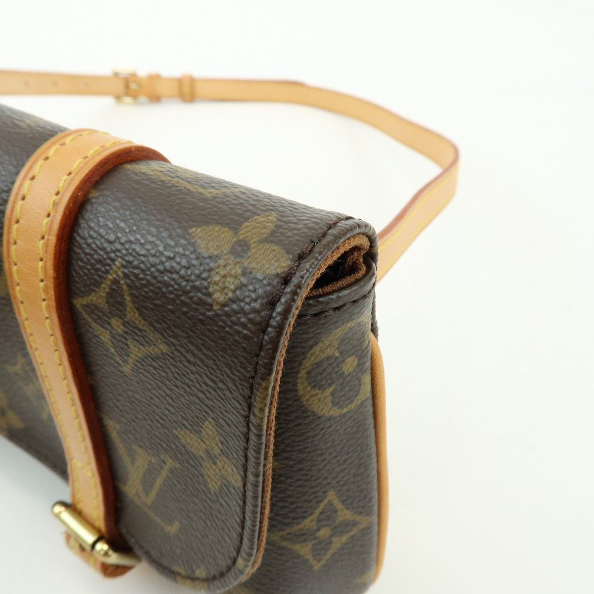 Louis Vuitton Marelle Waist Monogram Canvas Brown Canvas Handbag (Pre-Owned)