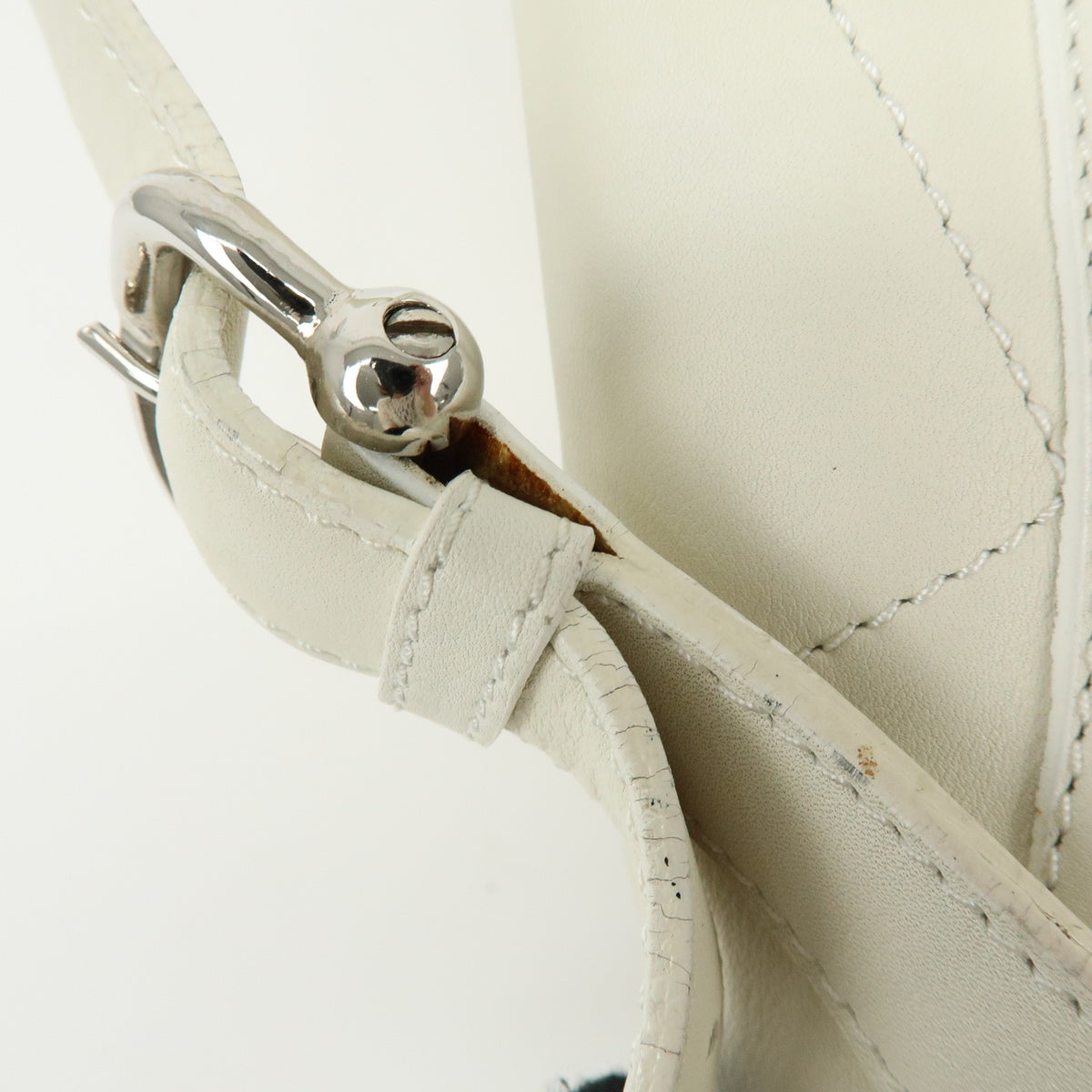 Loewe Anton Sling Leather White Leather Handbag (Pre-Owned)