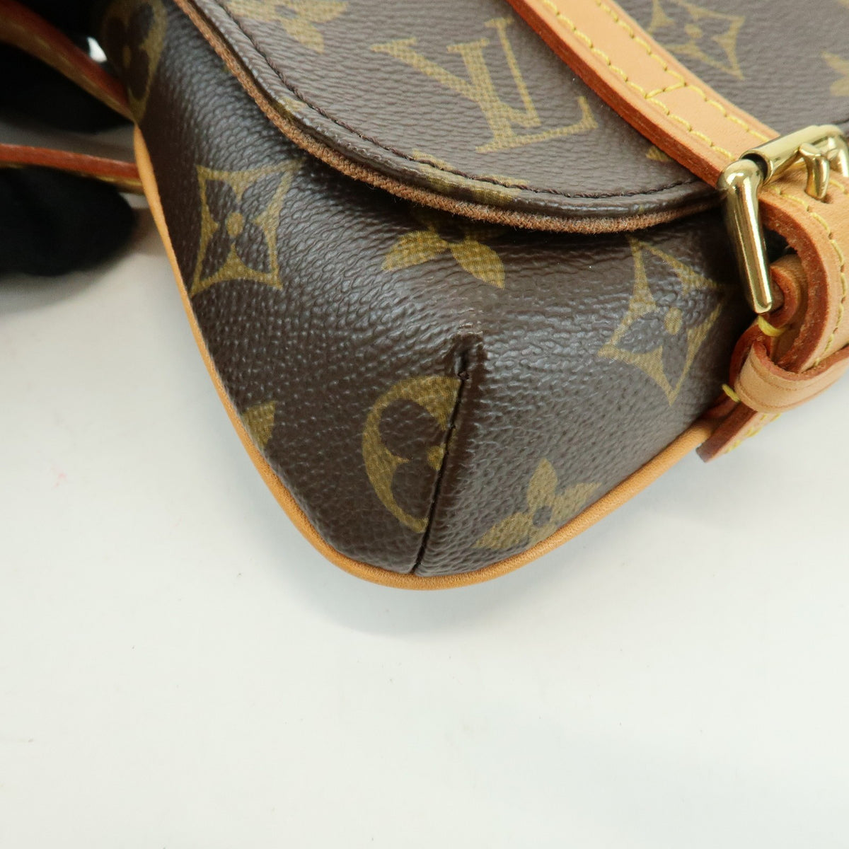 Louis Vuitton Marelle Waist Monogram Canvas Brown Canvas Handbag (Pre-Owned)