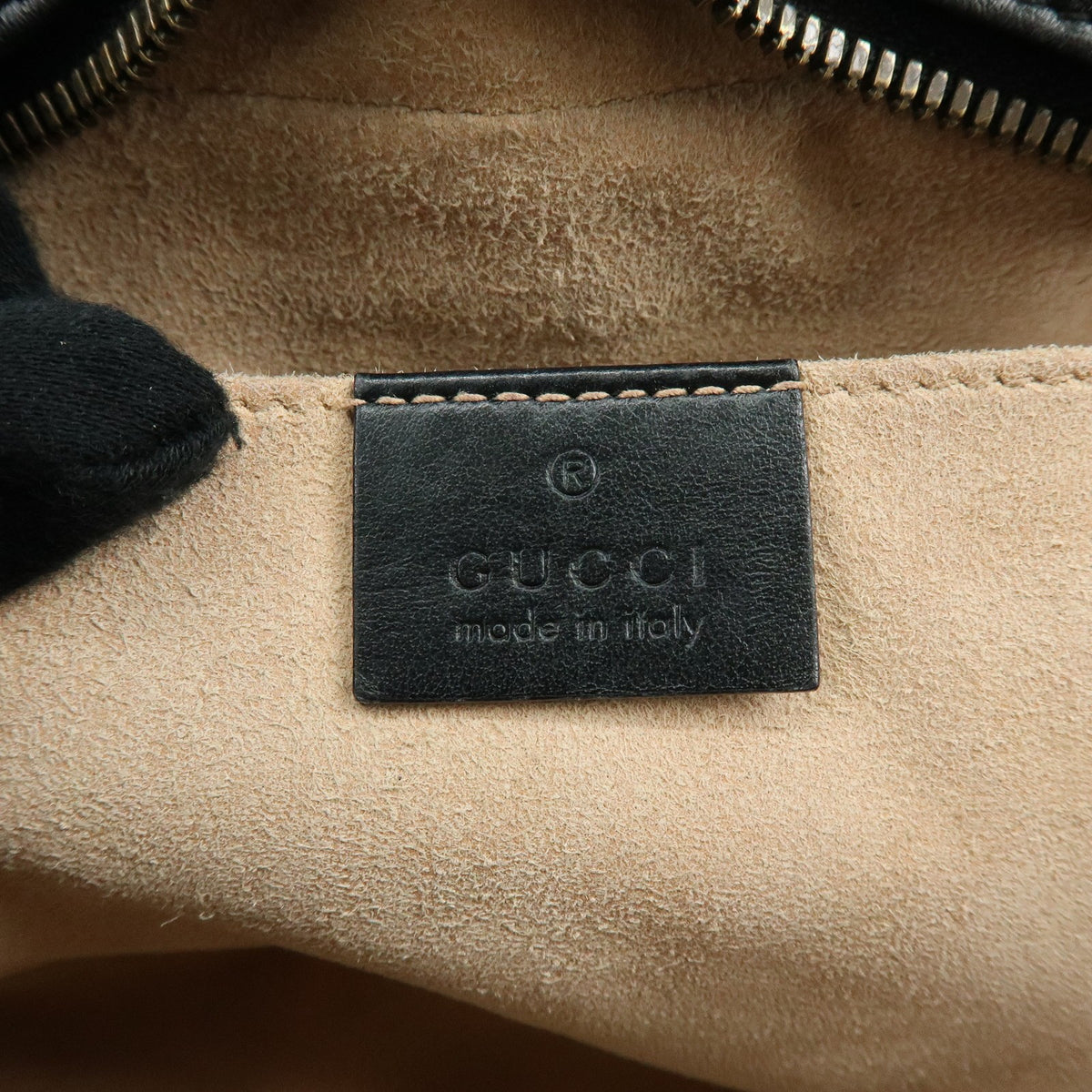 Gucci Gg Marmont Matelasse Leather Black Leather Shoulder Bag Bag (Pre-Owned)