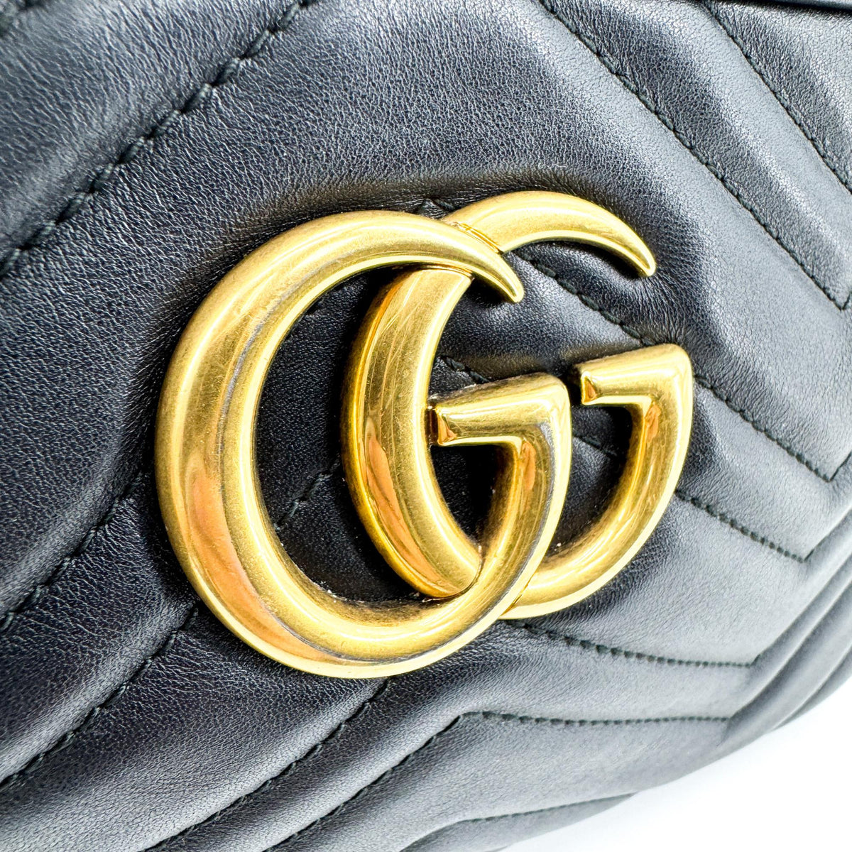 Gucci Gg Marmont Matelasse Leather Black Leather Shoulder Bag Bag (Pre-Owned)
