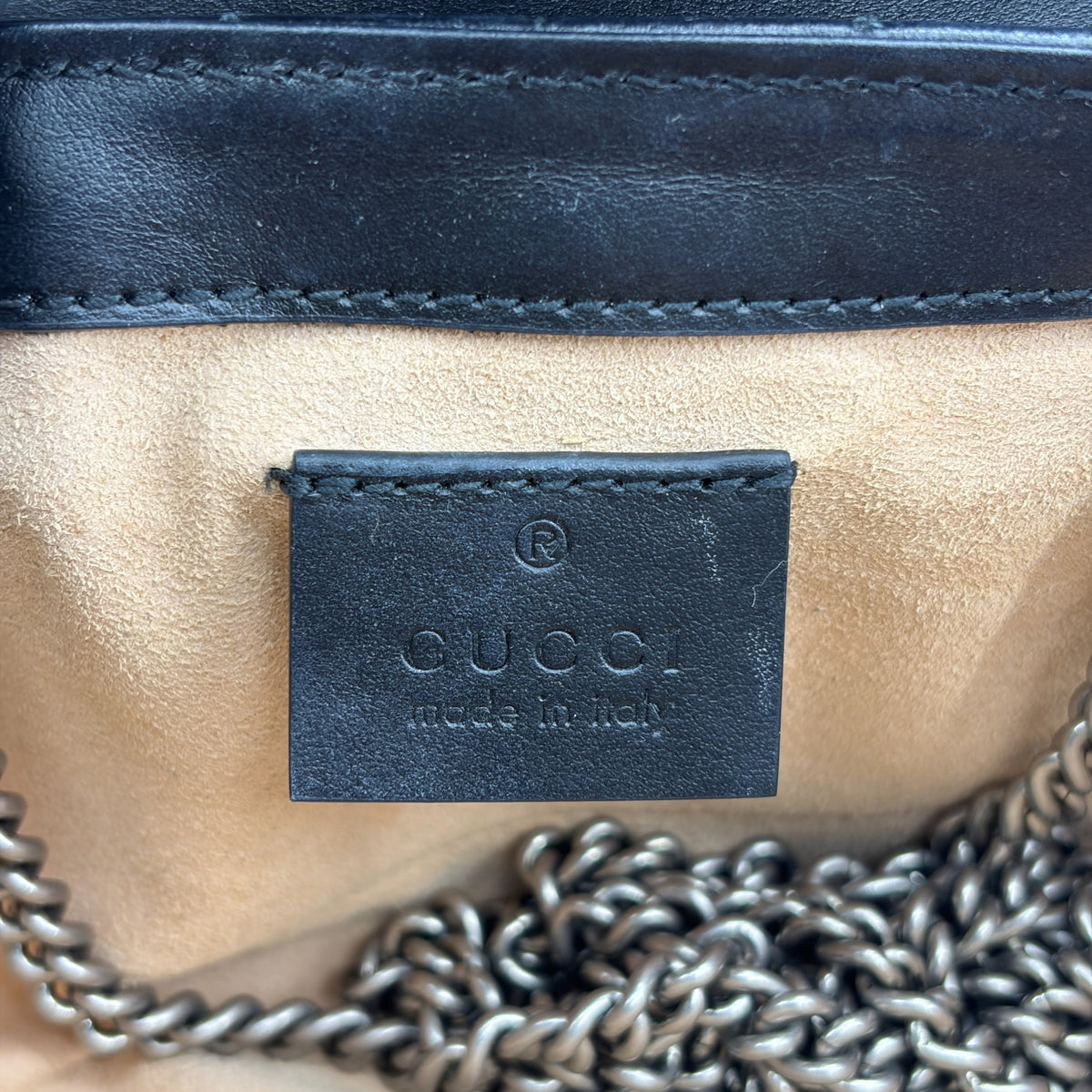 Gucci Gg Marmont Patent Black Leather Shoulder Bag Bag (Pre-Owned)