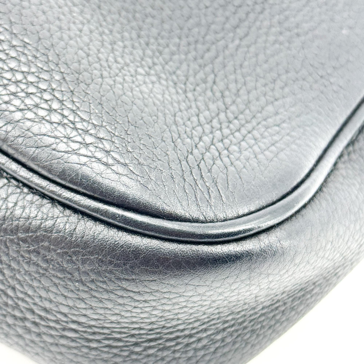 Gucci Soho Chain Leather Black Leather Crossbody Bag Bag (Pre-Owned)
