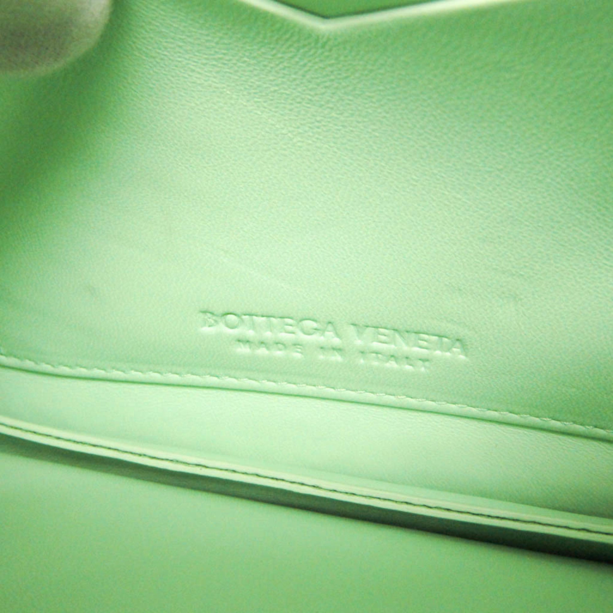 Bottega Veneta Mount Leather Green Leather Shoulder Bag Bag (Pre-Owned)