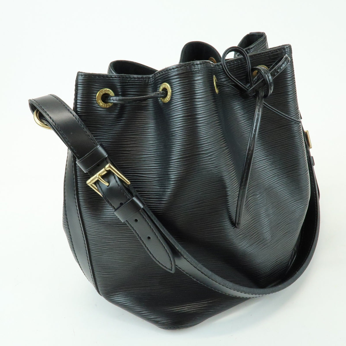 Louis Vuitton Petit Noe Epi Leather Black Leather Handbag (Pre-Owned)