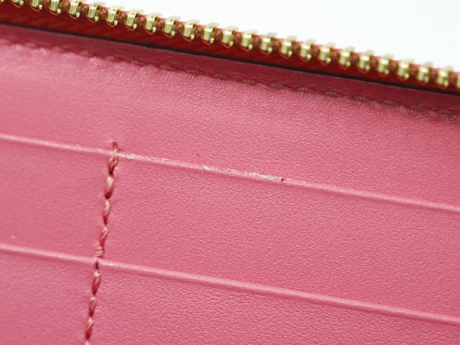 Gucci Zip Around Wallet (Outlet) Microguccissima Leather Pink Leather Wallets Accessory (Pre-Owned)