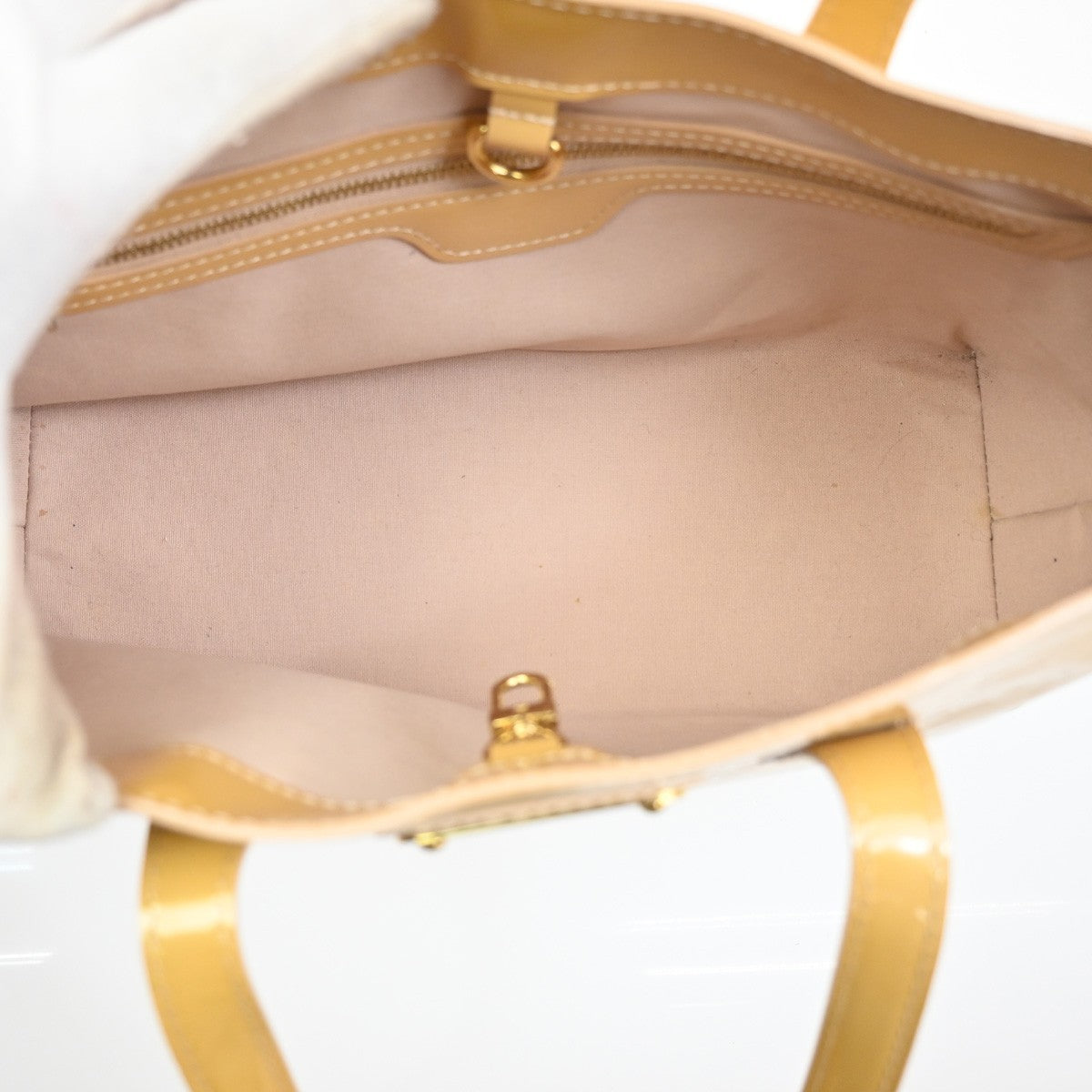 Louis Vuitton Wilshire Monogram Vernis Beige Patent_Leather Handbag (Pre-Owned)